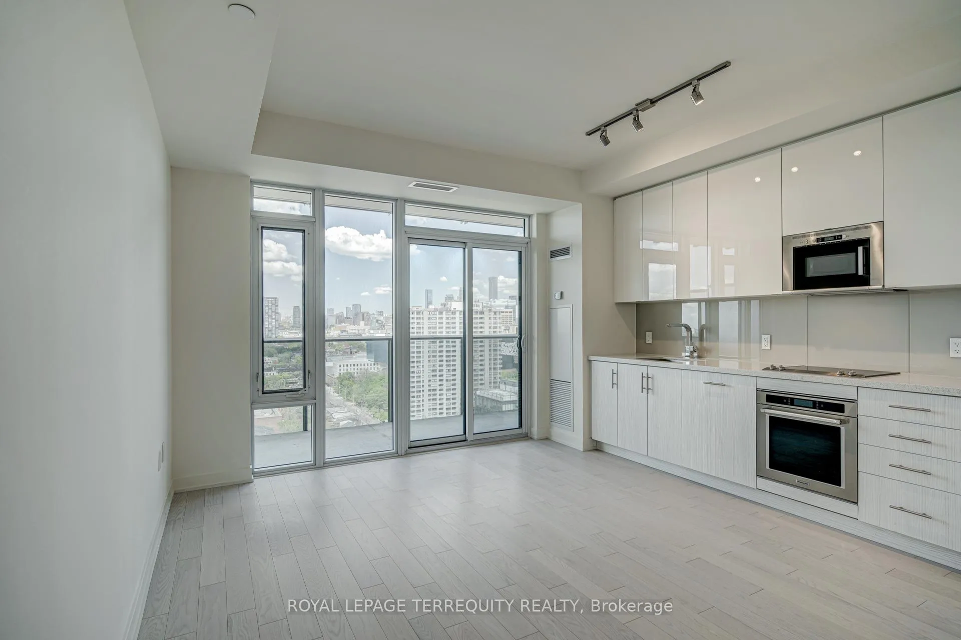 Front of Unit 2308, 330 Richmond Street W
