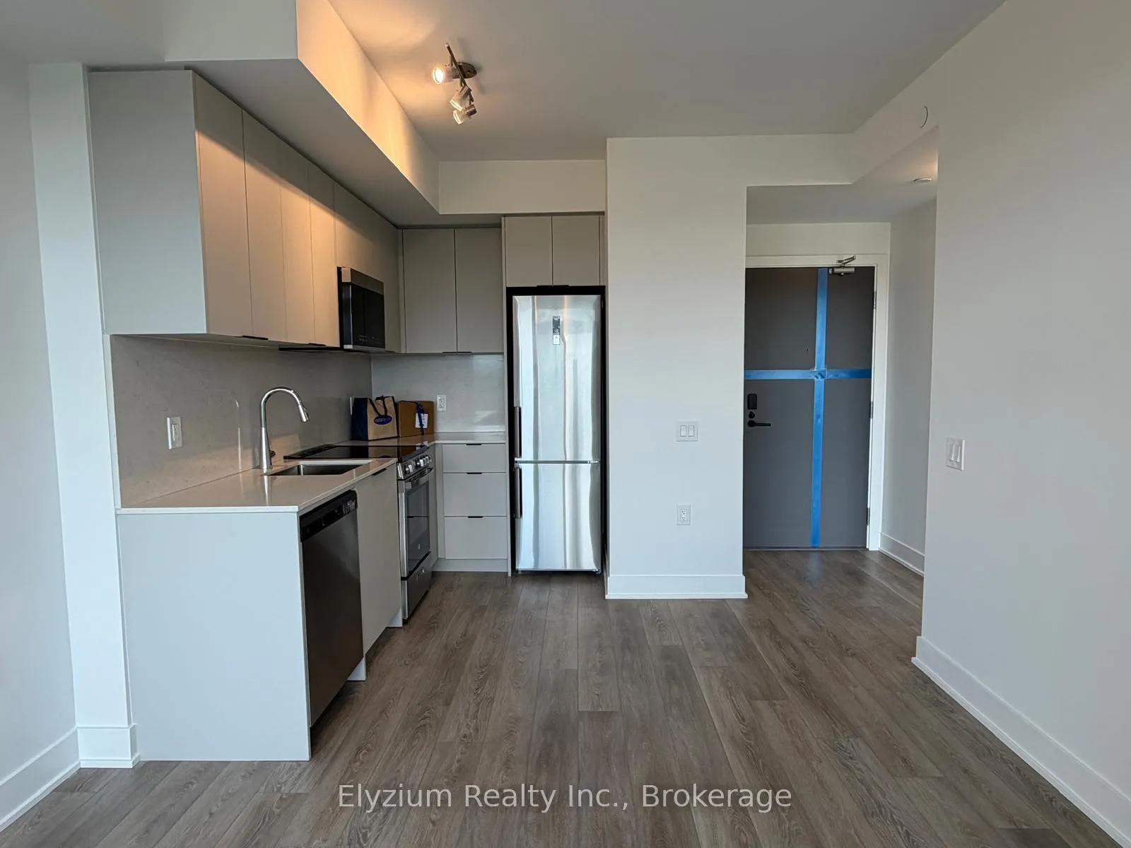 Photo 4 of Unit 1111, 2088 James Street, Burlington, Brant — HOMEH