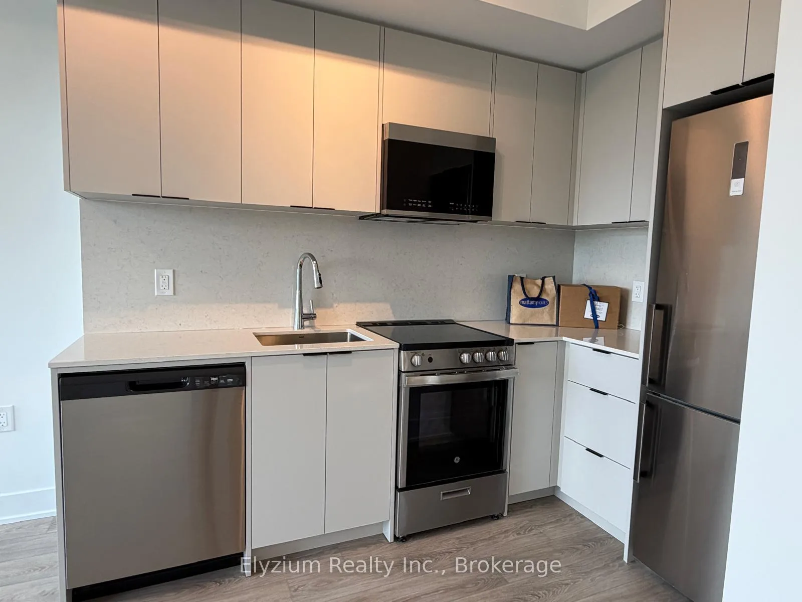 Photo 5 of Unit 1111, 2088 James Street, Burlington, Brant — HOMEH