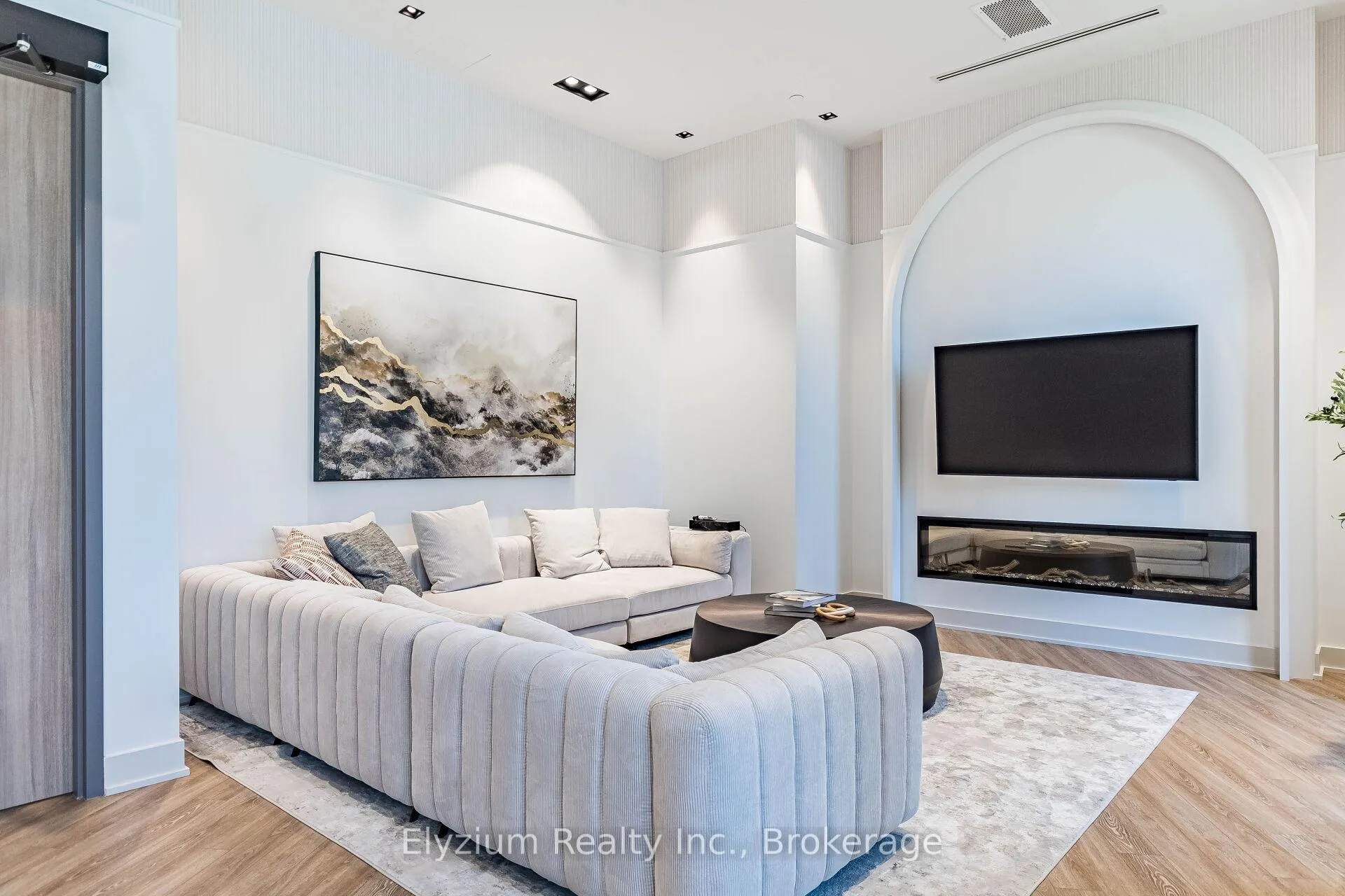 Photo 32 of Unit 1111, 2088 James Street, Burlington, Brant — HOMEH