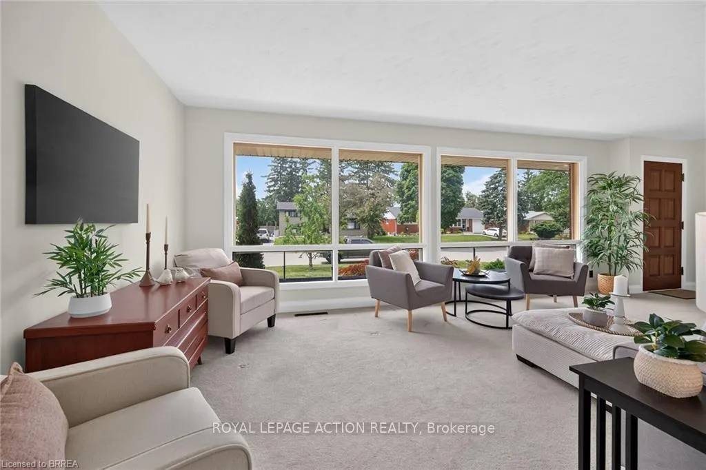 Photo 5 of 21 Brier Crescent, Brantford — HOMEH