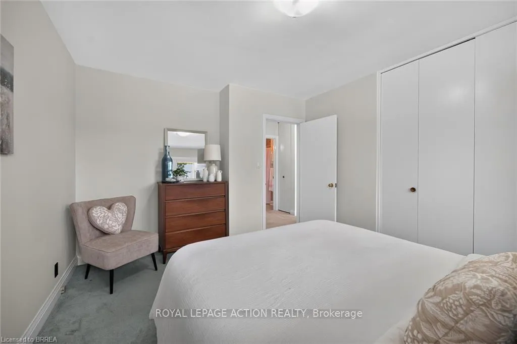 Photo 16 of 21 Brier Crescent, Brantford — HOMEH