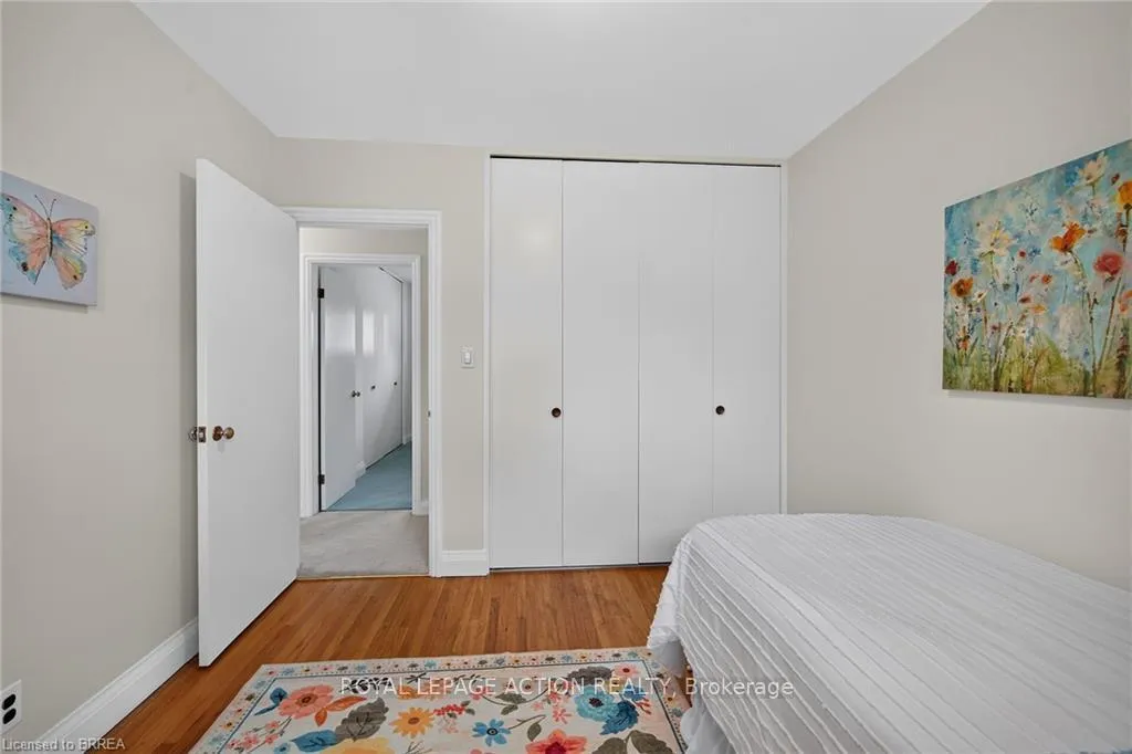 Photo 18 of 21 Brier Crescent, Brantford — HOMEH