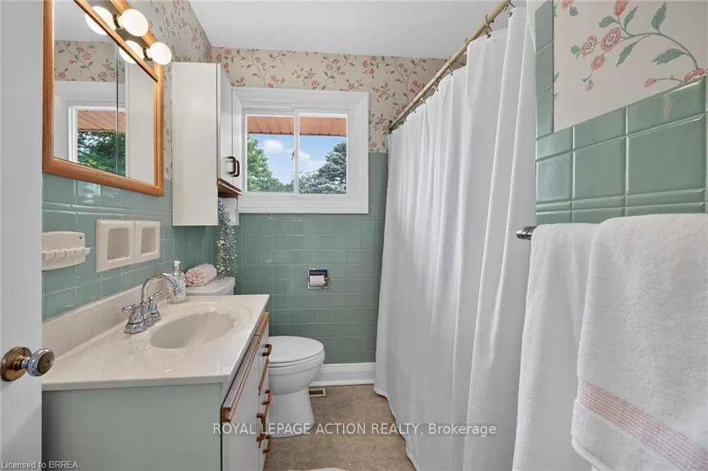 Photo 19 of 21 Brier Crescent, Brantford — HOMEH