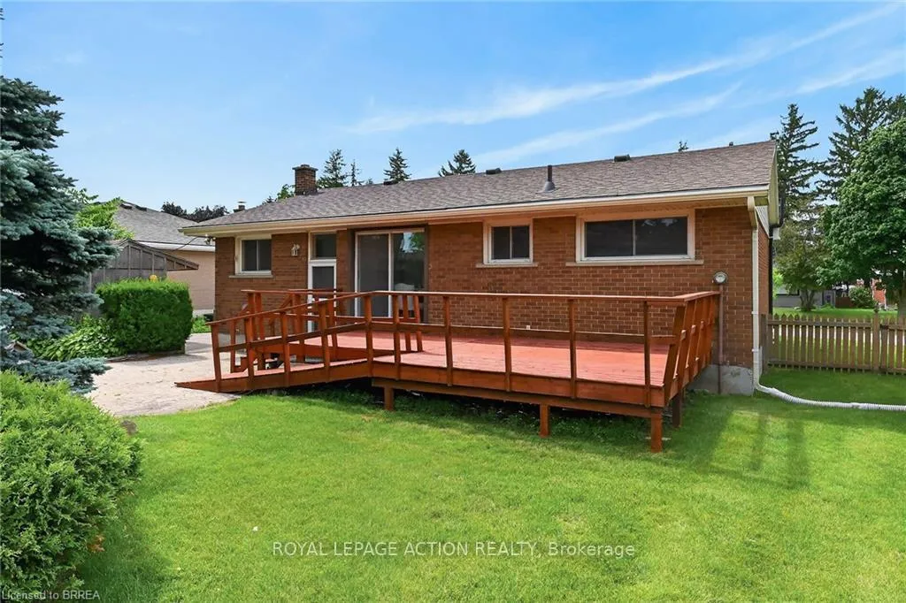 Photo 33 of 21 Brier Crescent, Brantford — HOMEH