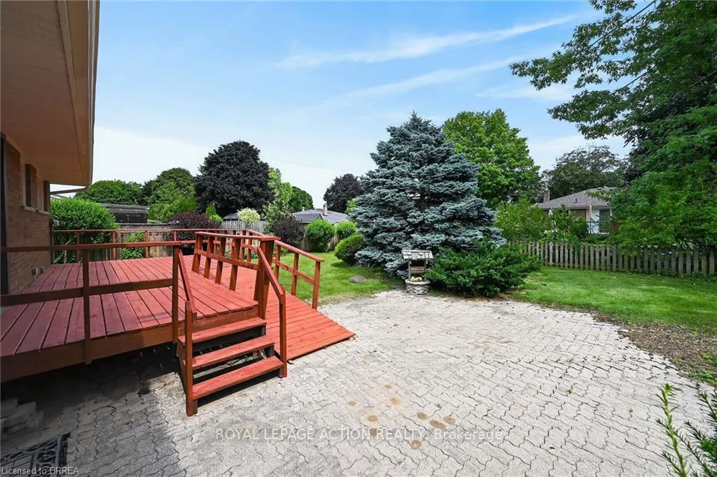 Photo 35 of 21 Brier Crescent, Brantford — HOMEH