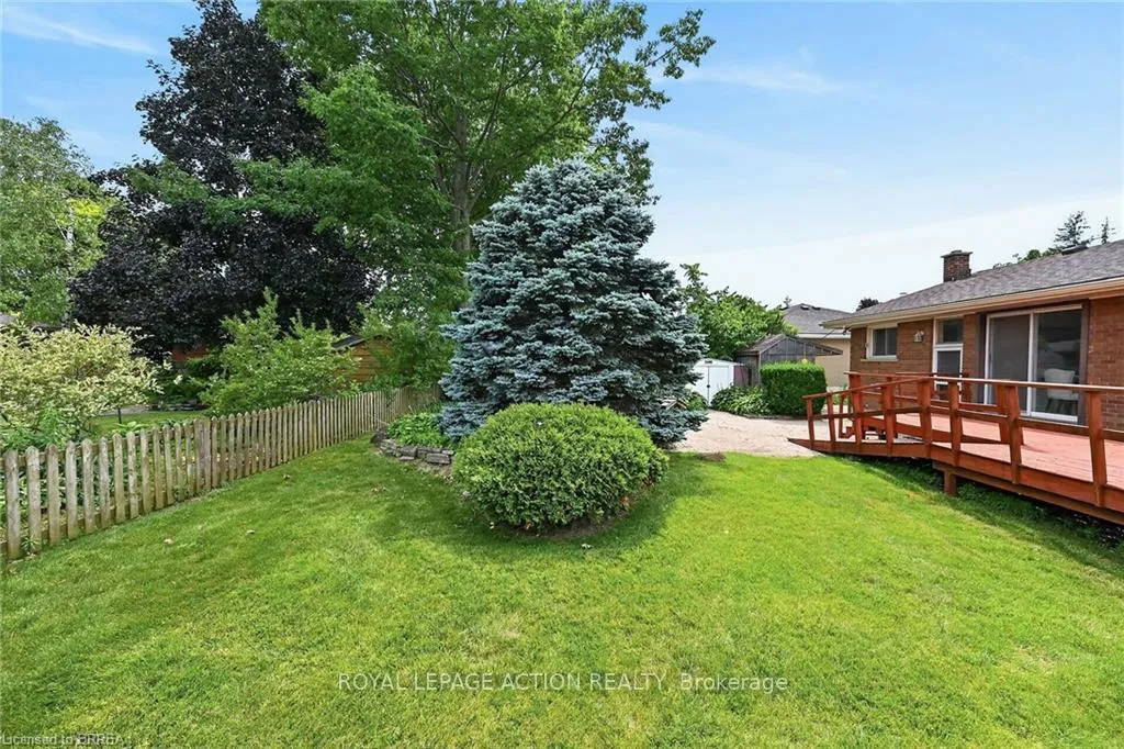 Photo 37 of 21 Brier Crescent, Brantford — HOMEH