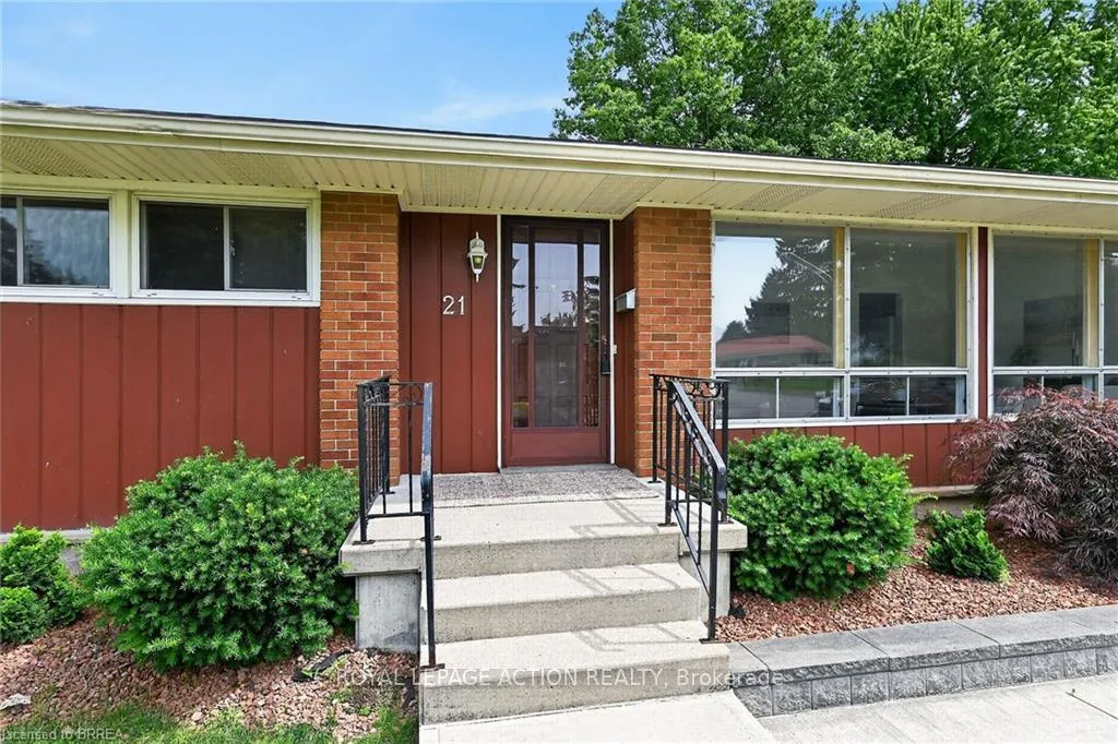 Photo 45 of 21 Brier Crescent, Brantford — HOMEH