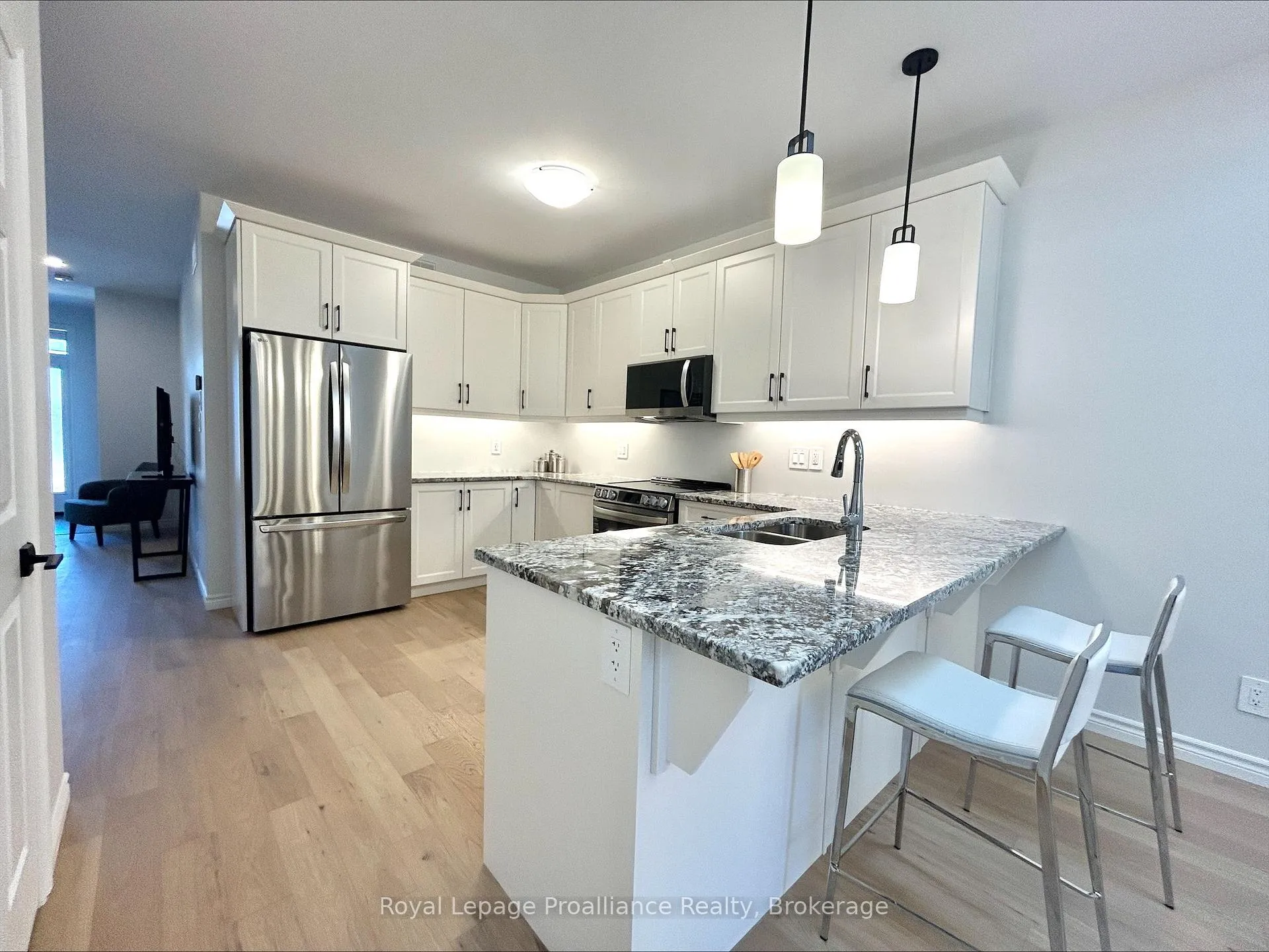 Photo 10 of 33 Athabaska Drive, Belleville, Thurlow Ward — HOMEH