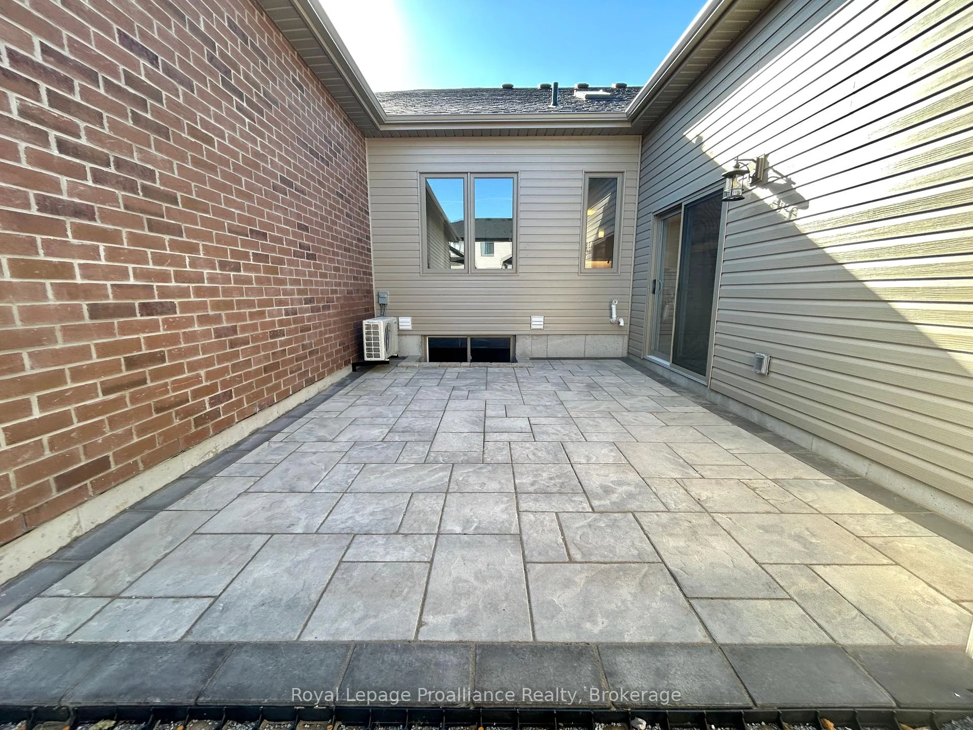 Photo 17 of 33 Athabaska Drive, Belleville, Thurlow Ward — HOMEH