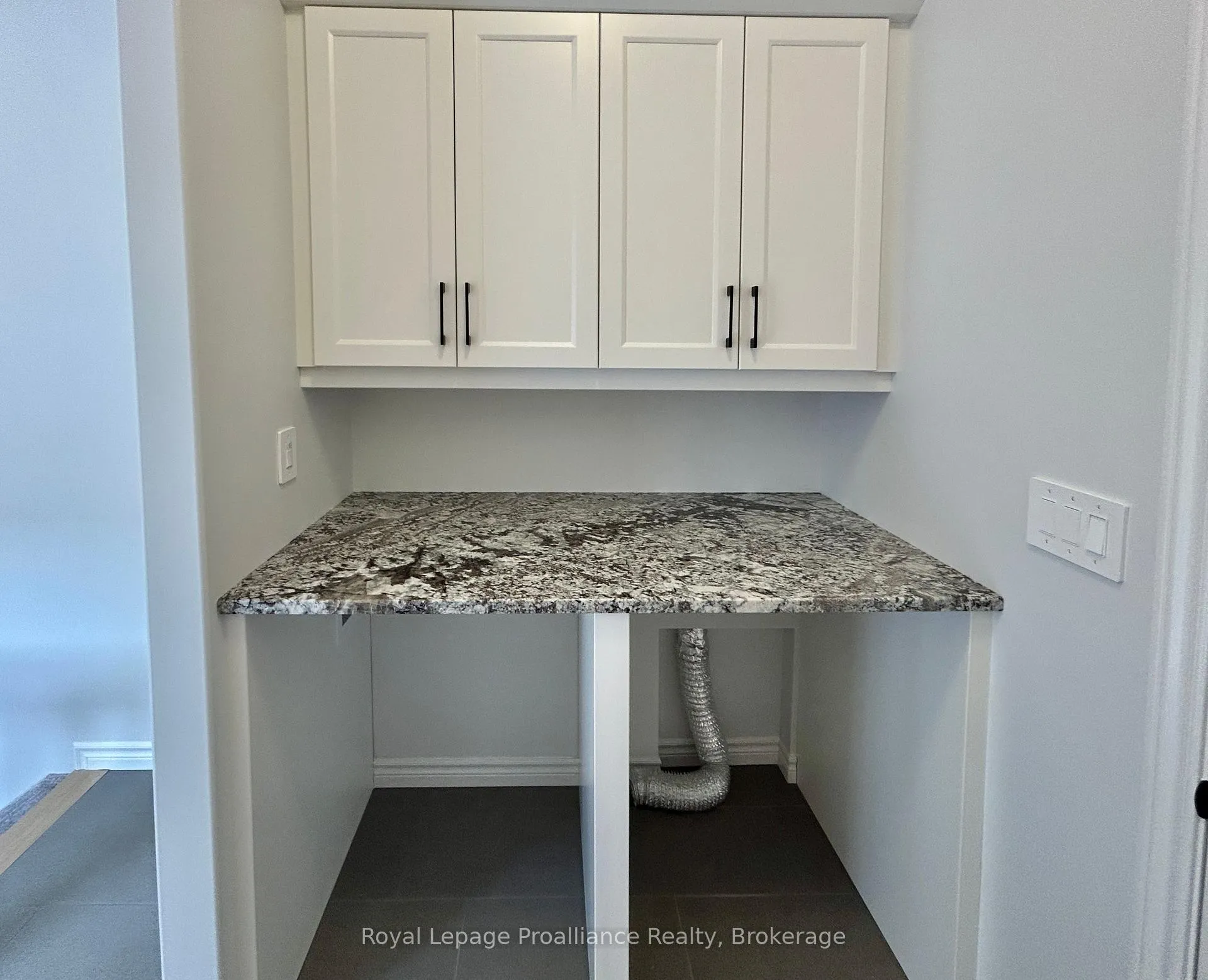 Photo 18 of 33 Athabaska Drive, Belleville, Thurlow Ward — HOMEH