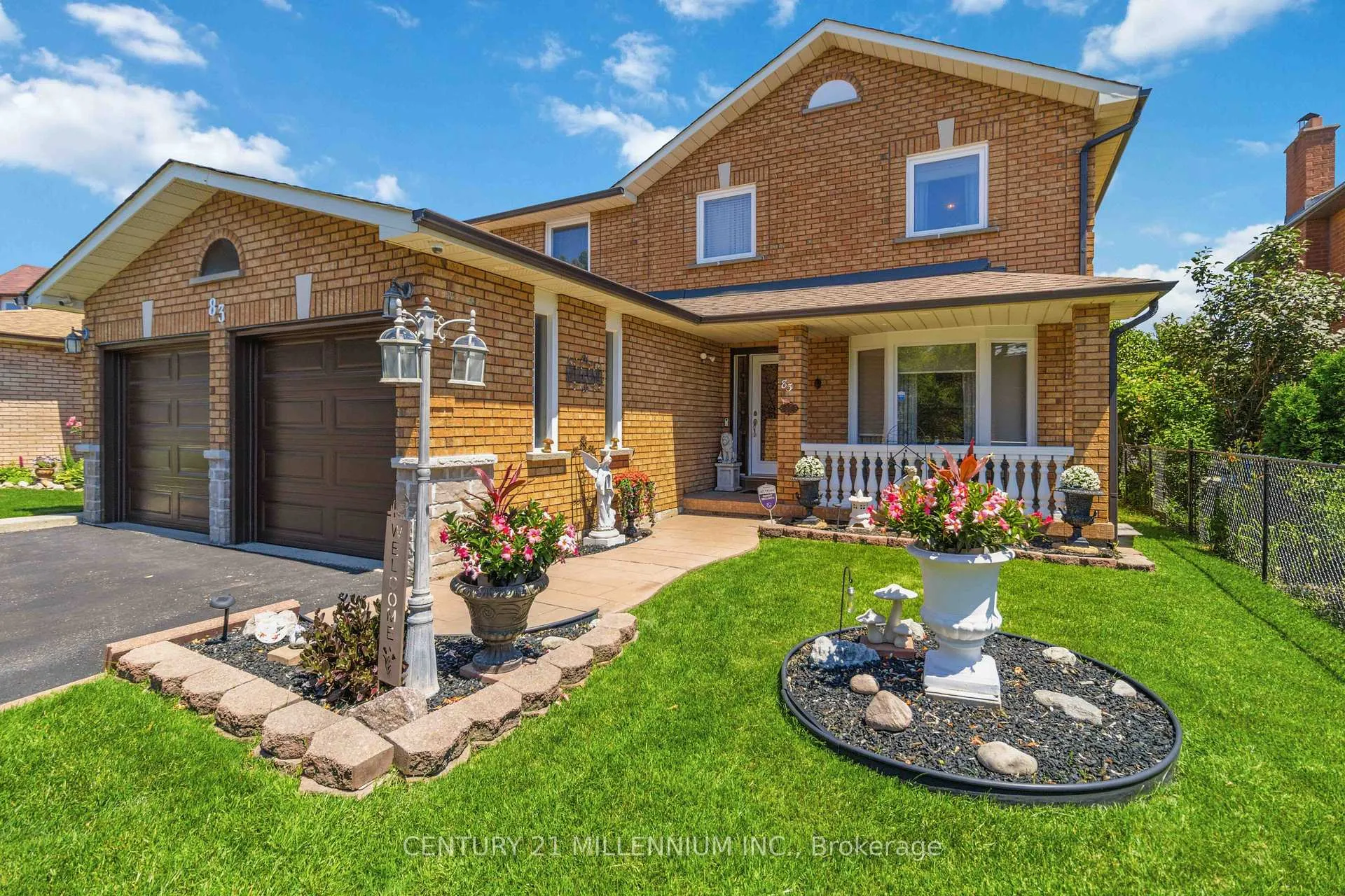 Photo 3 of 83 Sunforest Drive, Brampton, Heart Lake West — HOMEH