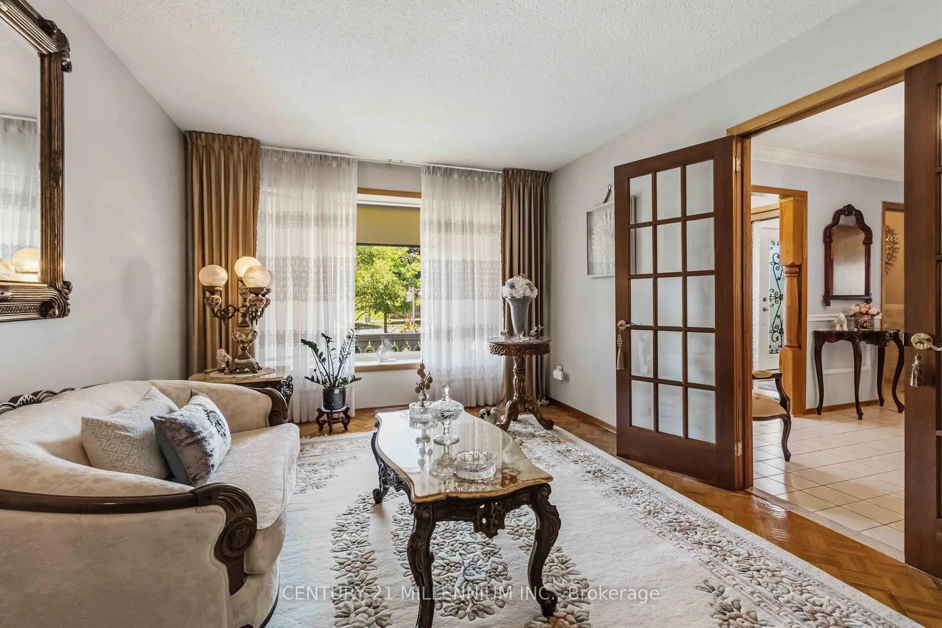 Photo 5 of 83 Sunforest Drive, Brampton, Heart Lake West — HOMEH