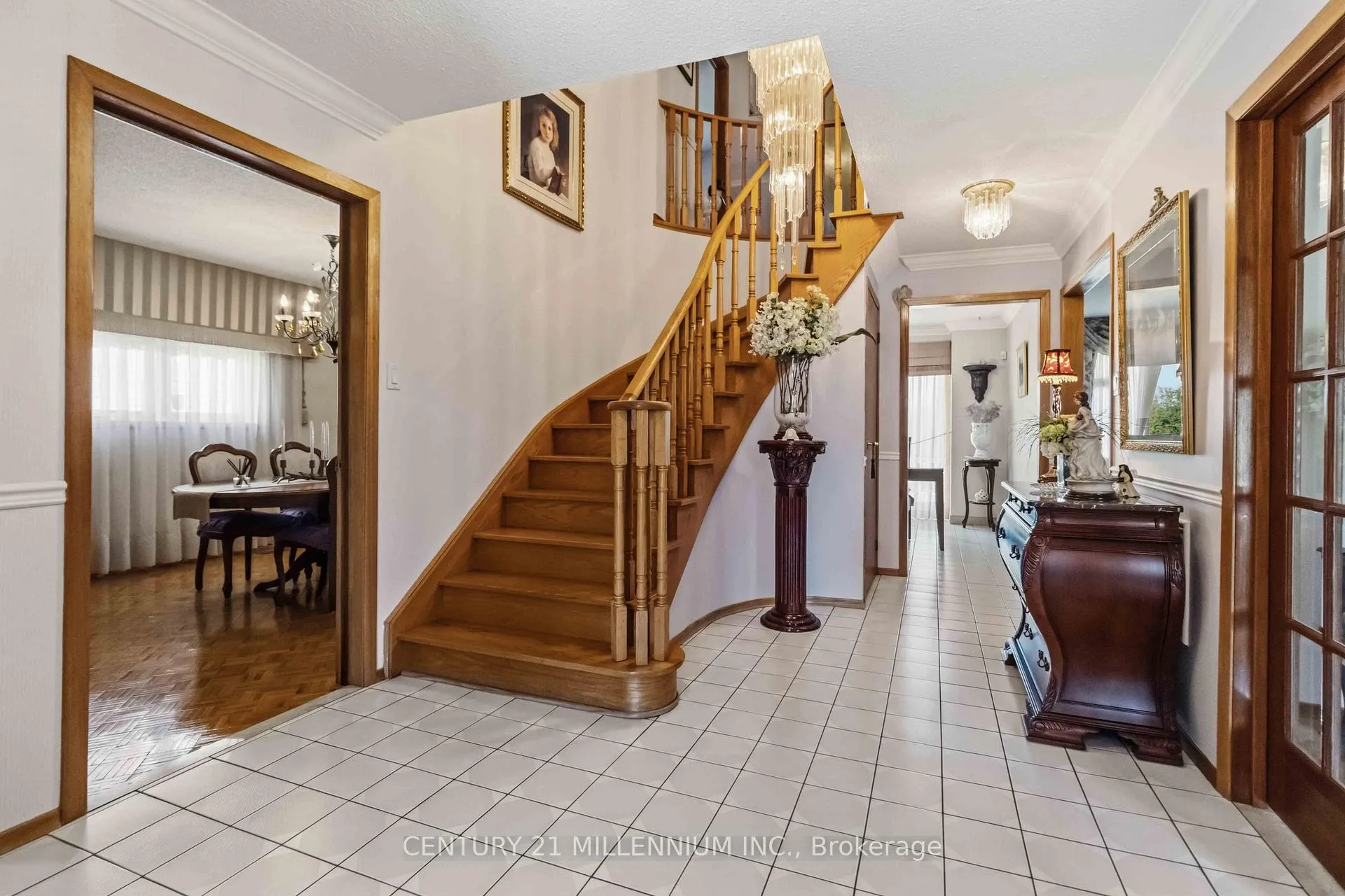Photo 8 of 83 Sunforest Drive, Brampton, Heart Lake West — HOMEH