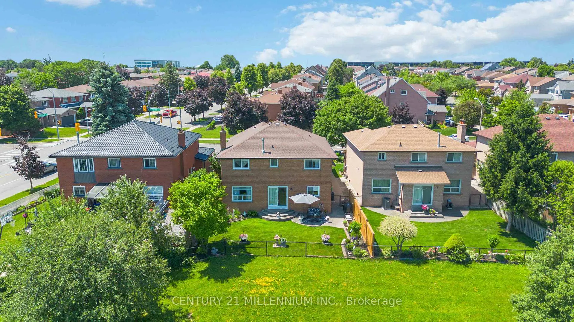 Photo 44 of 83 Sunforest Drive, Brampton, Heart Lake West — HOMEH