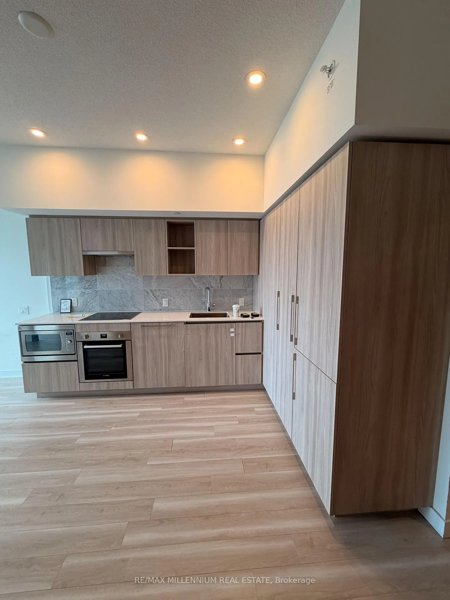 Photo 4 of Unit 2807, 19 Bathurst Street, Toronto, Waterfront Communities — HOMEH