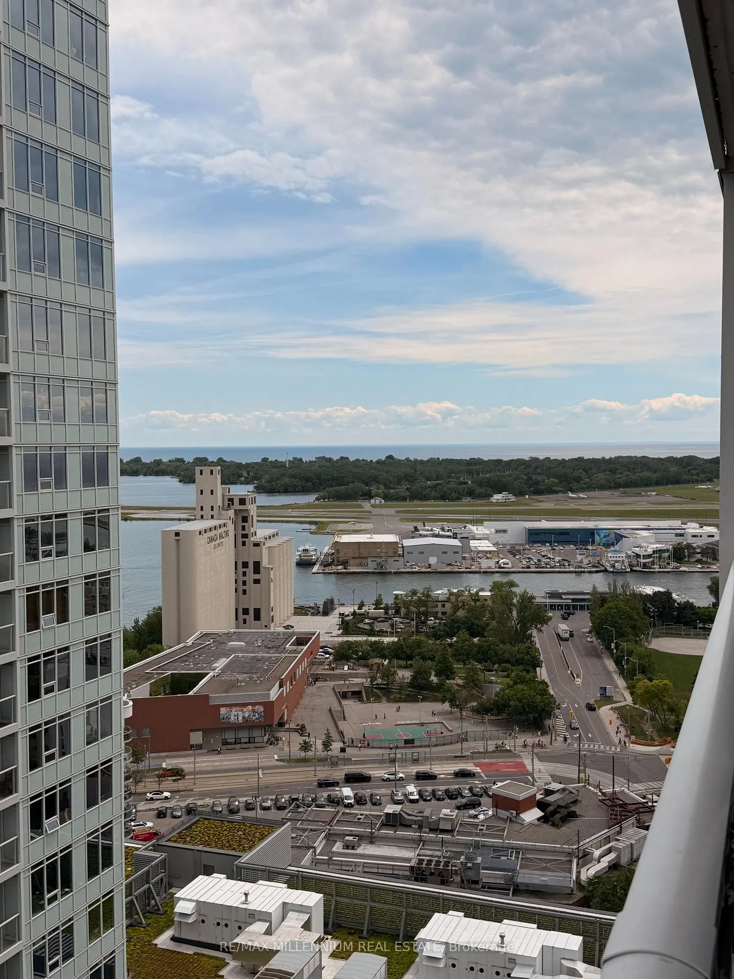 Photo 12 of Unit 2807, 19 Bathurst Street, Toronto, Waterfront Communities — HOMEH
