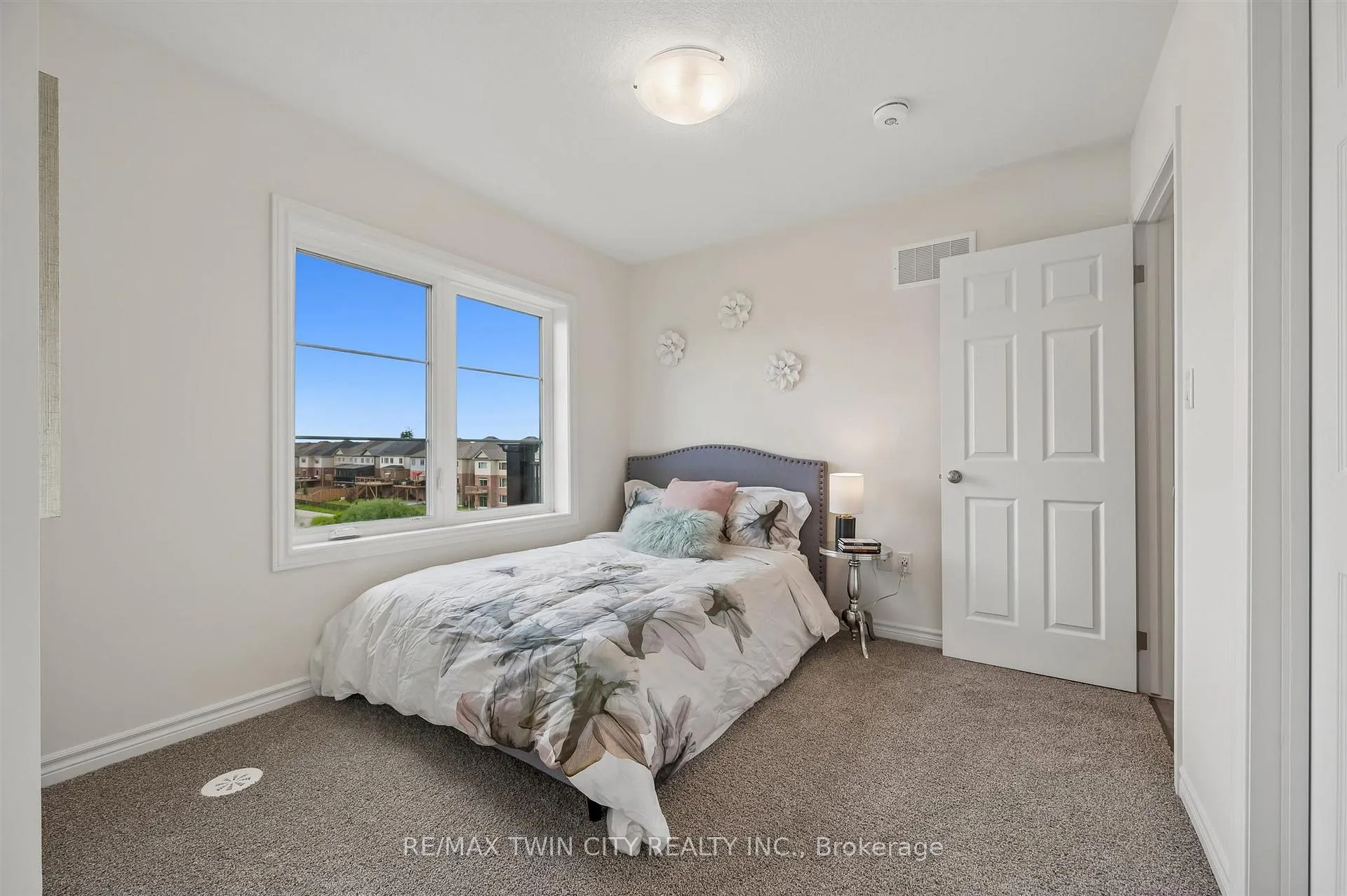 Photo 31 of 80 Lomond Lane, Kitchener, Huron Park — HOMEH