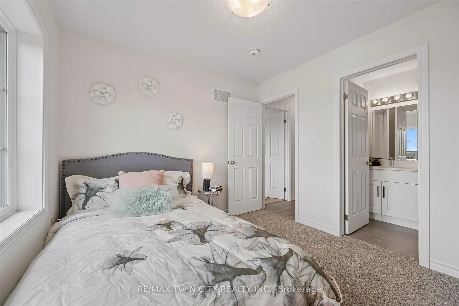 Photo 32 of 80 Lomond Lane, Kitchener, Huron Park — HOMEH