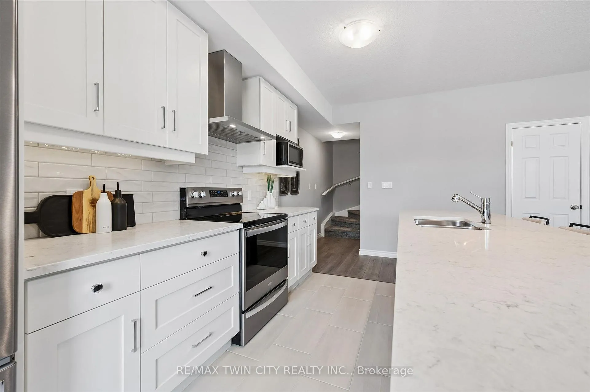 Photo 16 of 9 Lomond Lane, Kitchener, Huron Park — HOMEH
