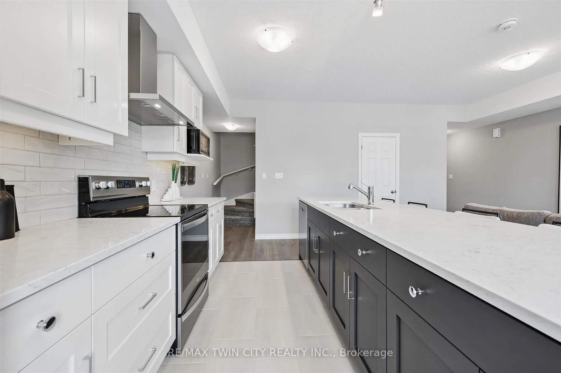 Photo 17 of 9 Lomond Lane, Kitchener, Huron Park — HOMEH