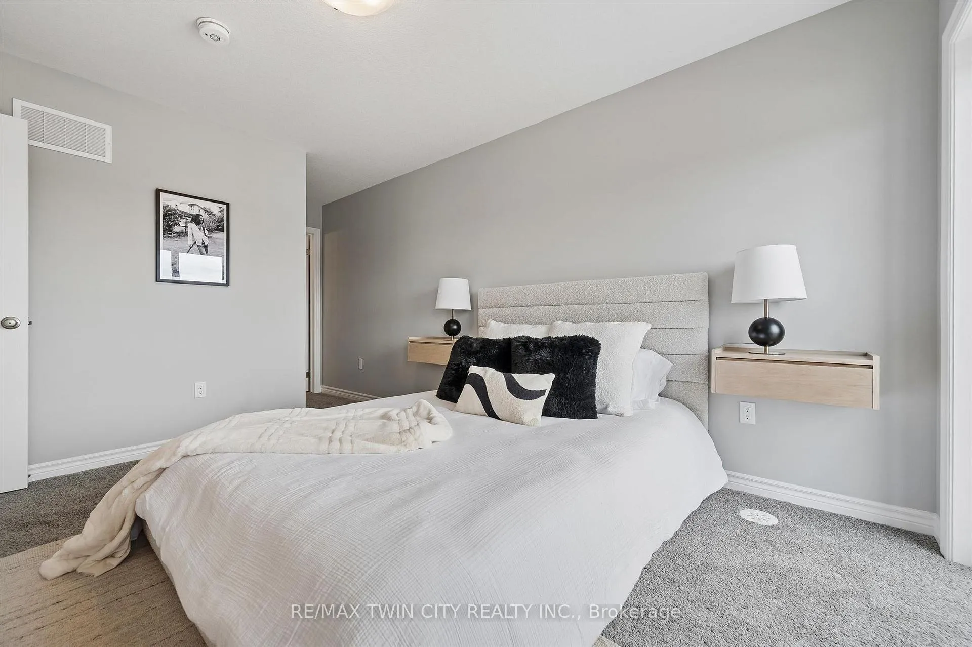 Photo 34 of 9 Lomond Lane, Kitchener, Huron Park — HOMEH