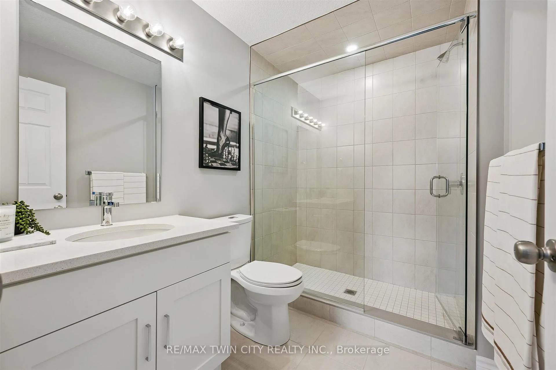 Photo 37 of 9 Lomond Lane, Kitchener, Huron Park — HOMEH
