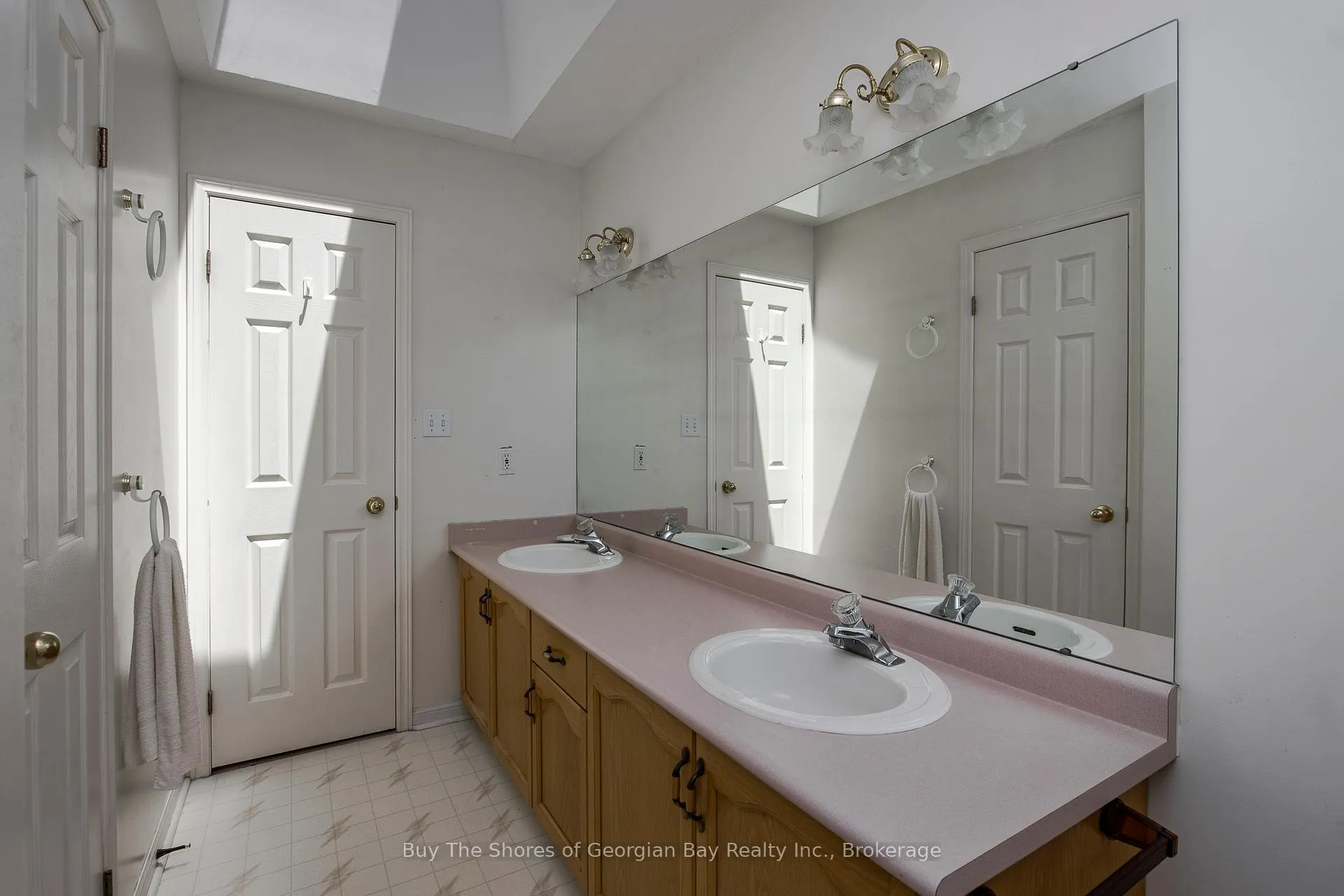 Photo 16 of 208 Margaret Street, Midland — HOMEH