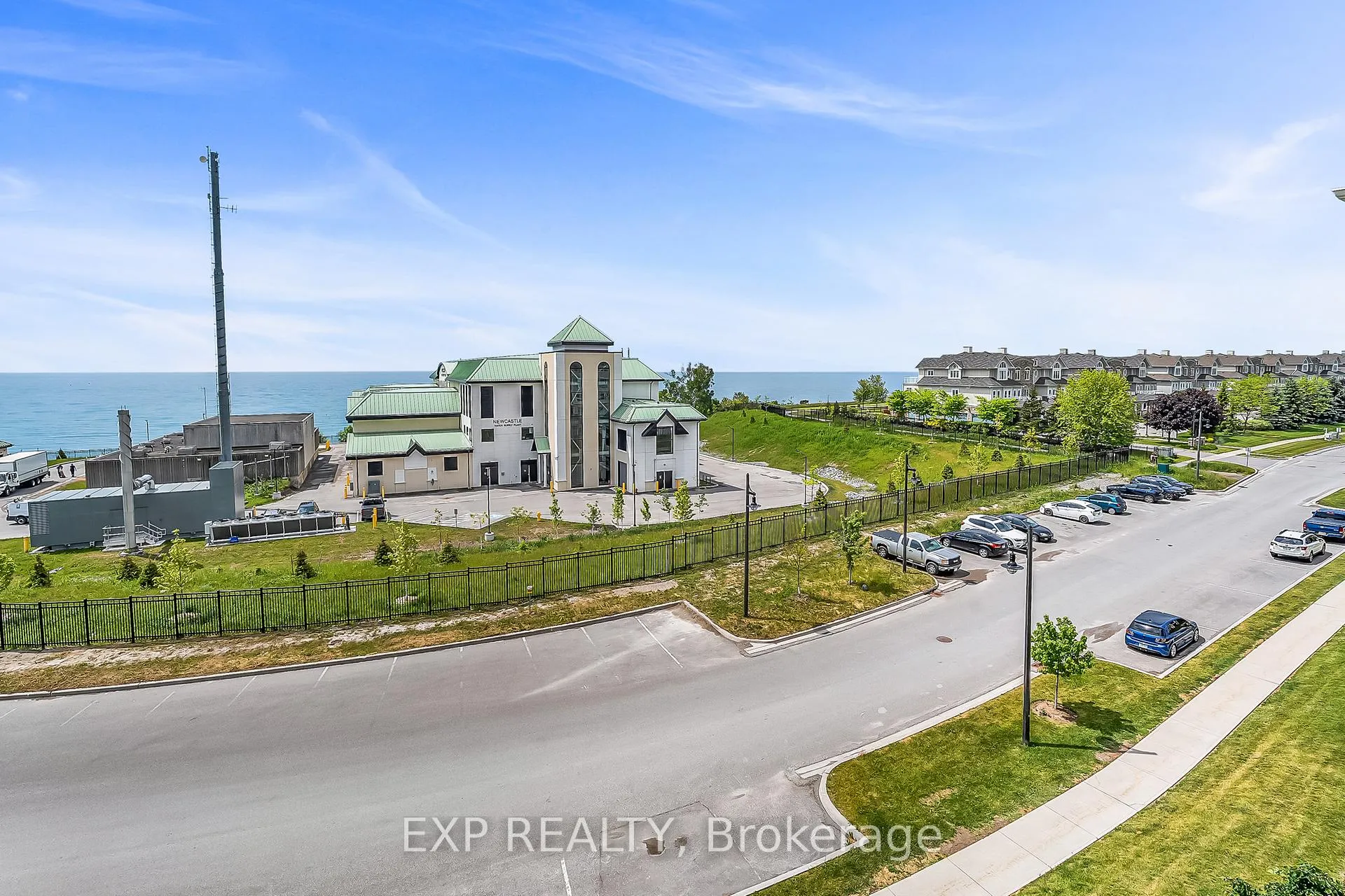Photo 4 of Unit 415, 50 Lakebreeze Drive, Clarington, Newcastle — HOMEH