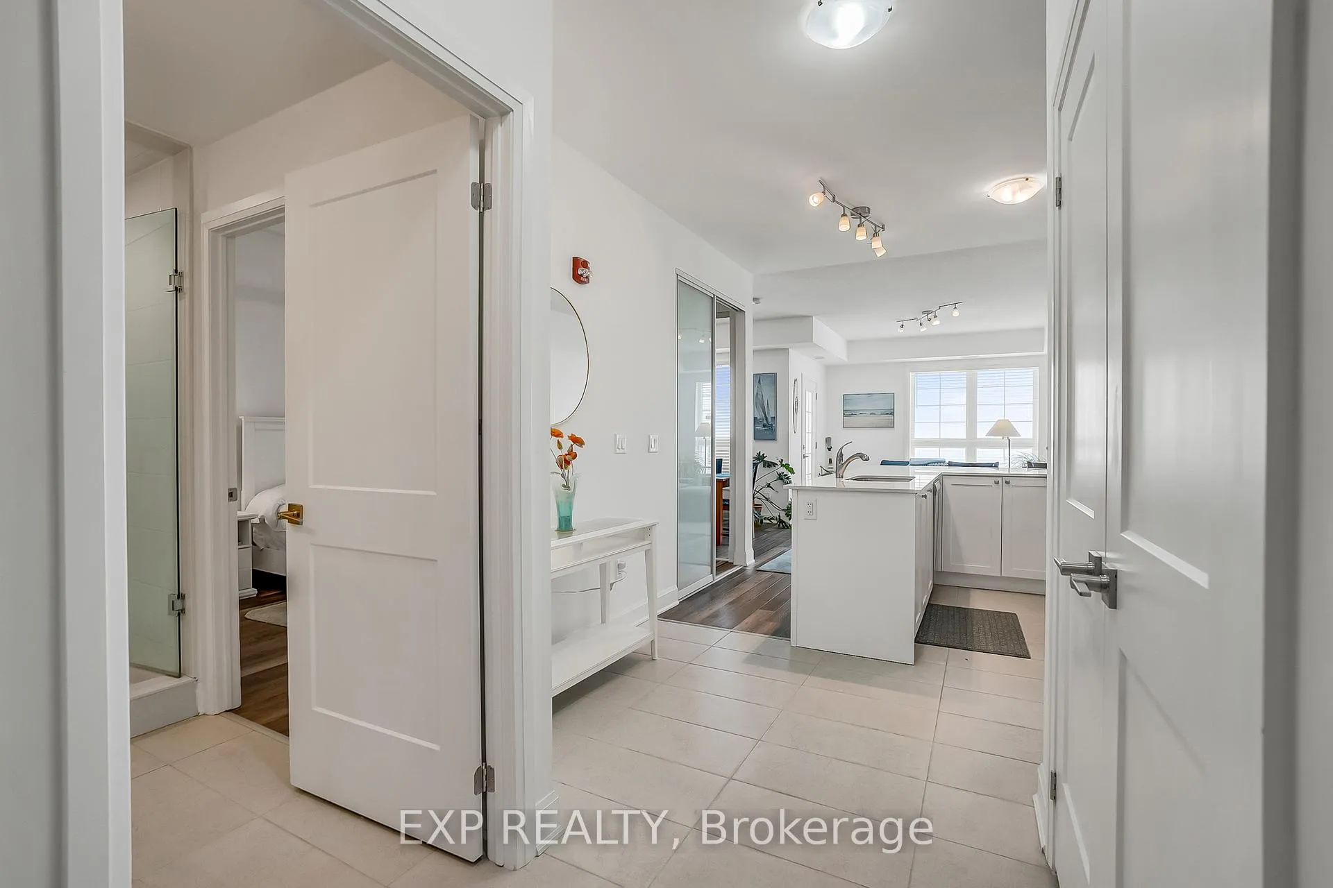 Photo 5 of Unit 415, 50 Lakebreeze Drive, Clarington, Newcastle — HOMEH