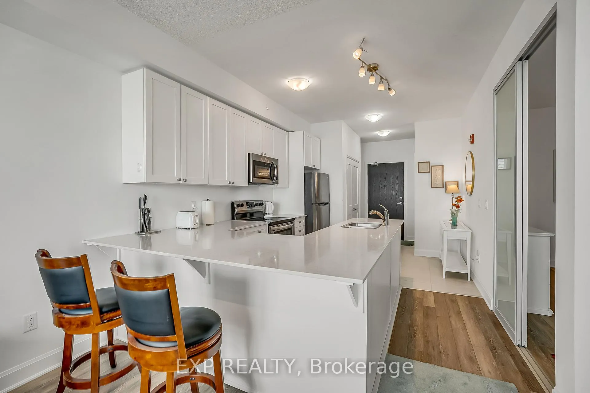 Photo 9 of Unit 415, 50 Lakebreeze Drive, Clarington, Newcastle — HOMEH