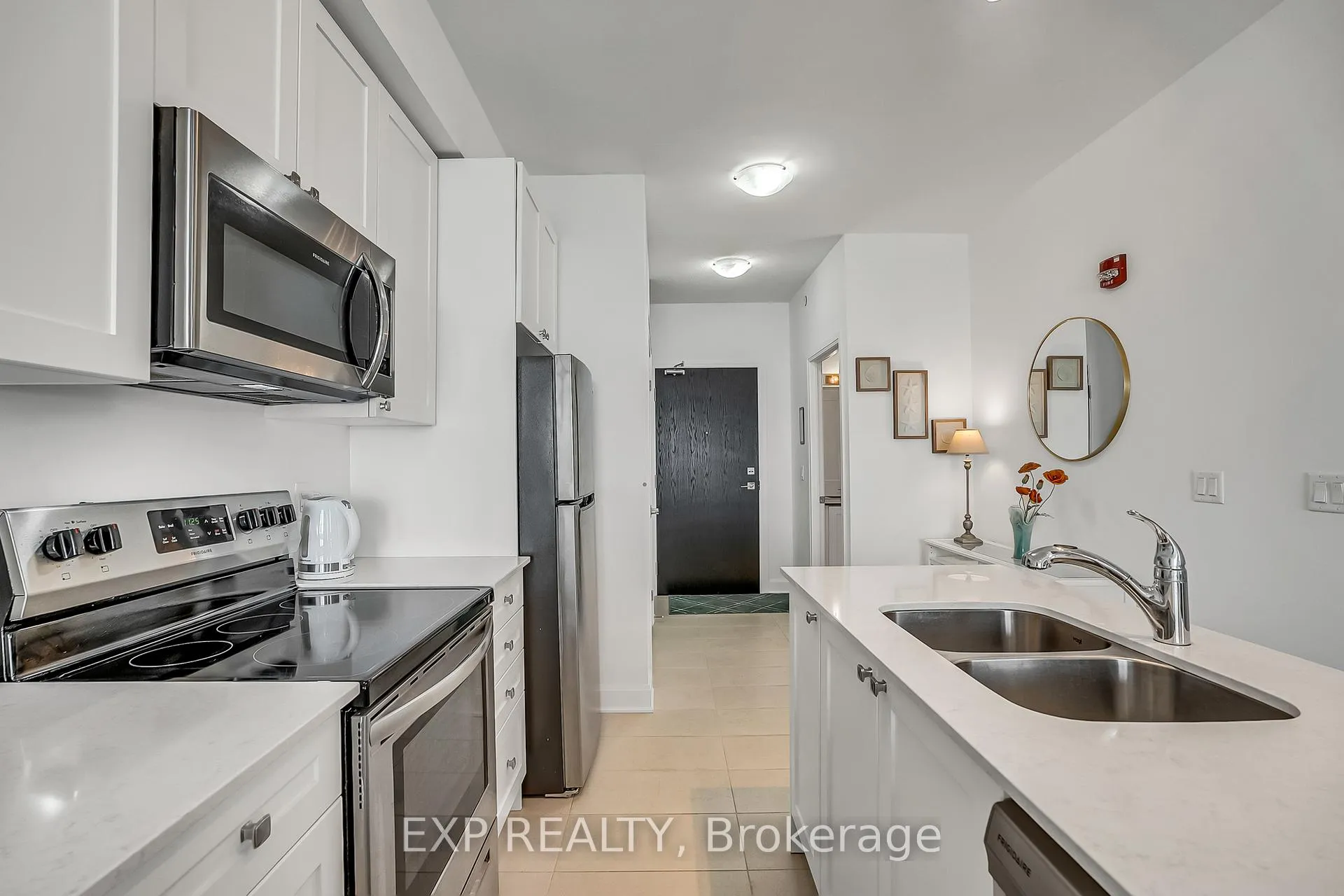 Photo 11 of Unit 415, 50 Lakebreeze Drive, Clarington, Newcastle — HOMEH