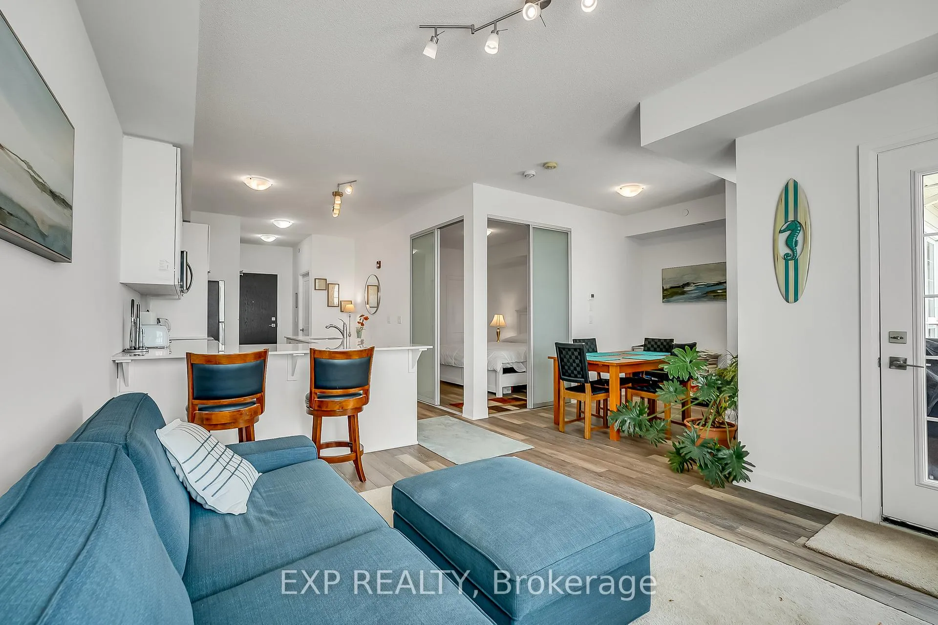 Photo 15 of Unit 415, 50 Lakebreeze Drive, Clarington, Newcastle — HOMEH