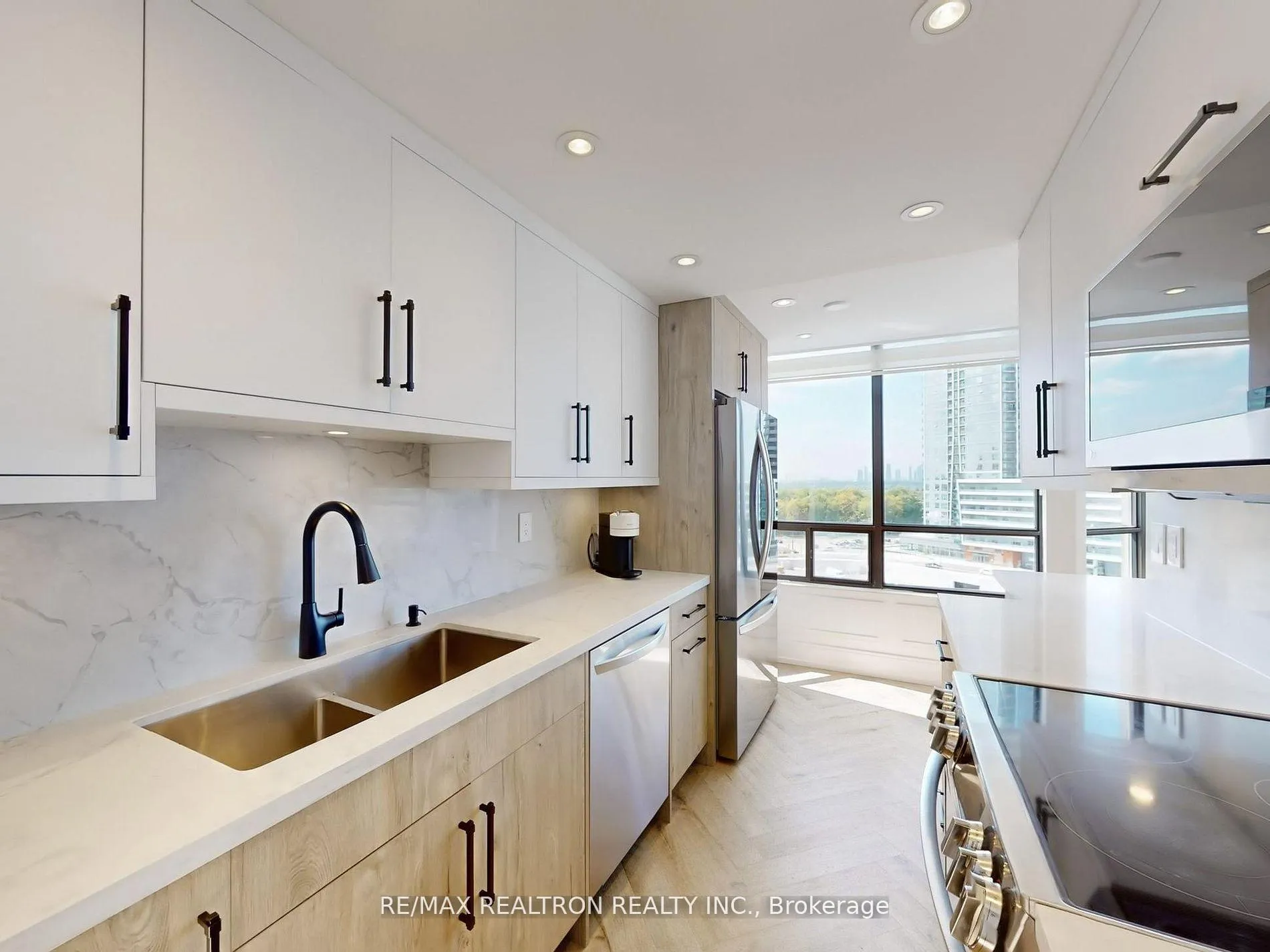 Photo 9 of Unit 1111, 7460 Bathurst Street, Vaughan, Brownridge — HOMEH