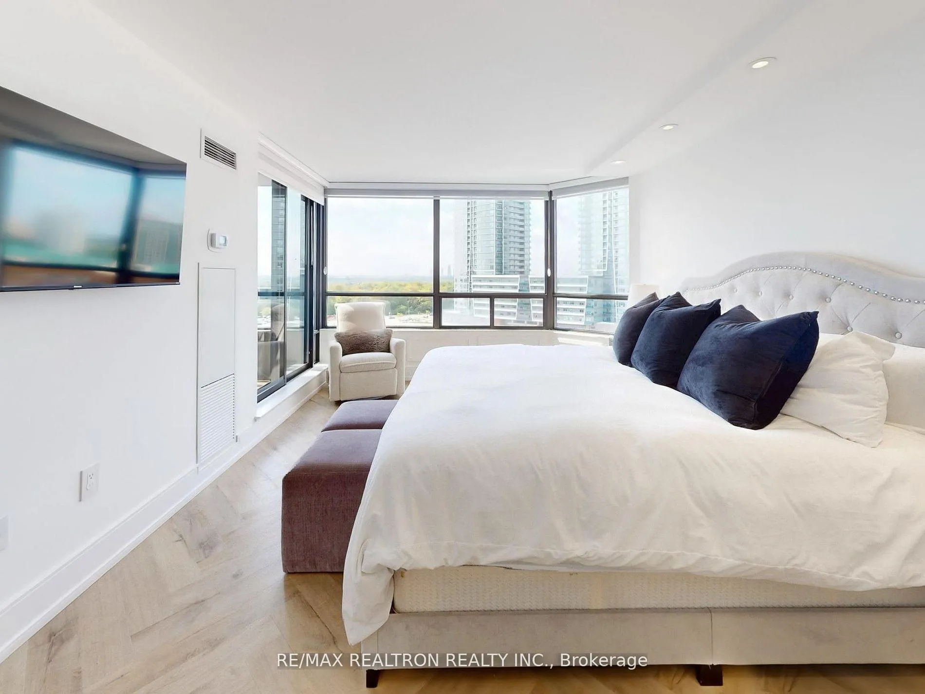Photo 12 of Unit 1111, 7460 Bathurst Street, Vaughan, Brownridge — HOMEH
