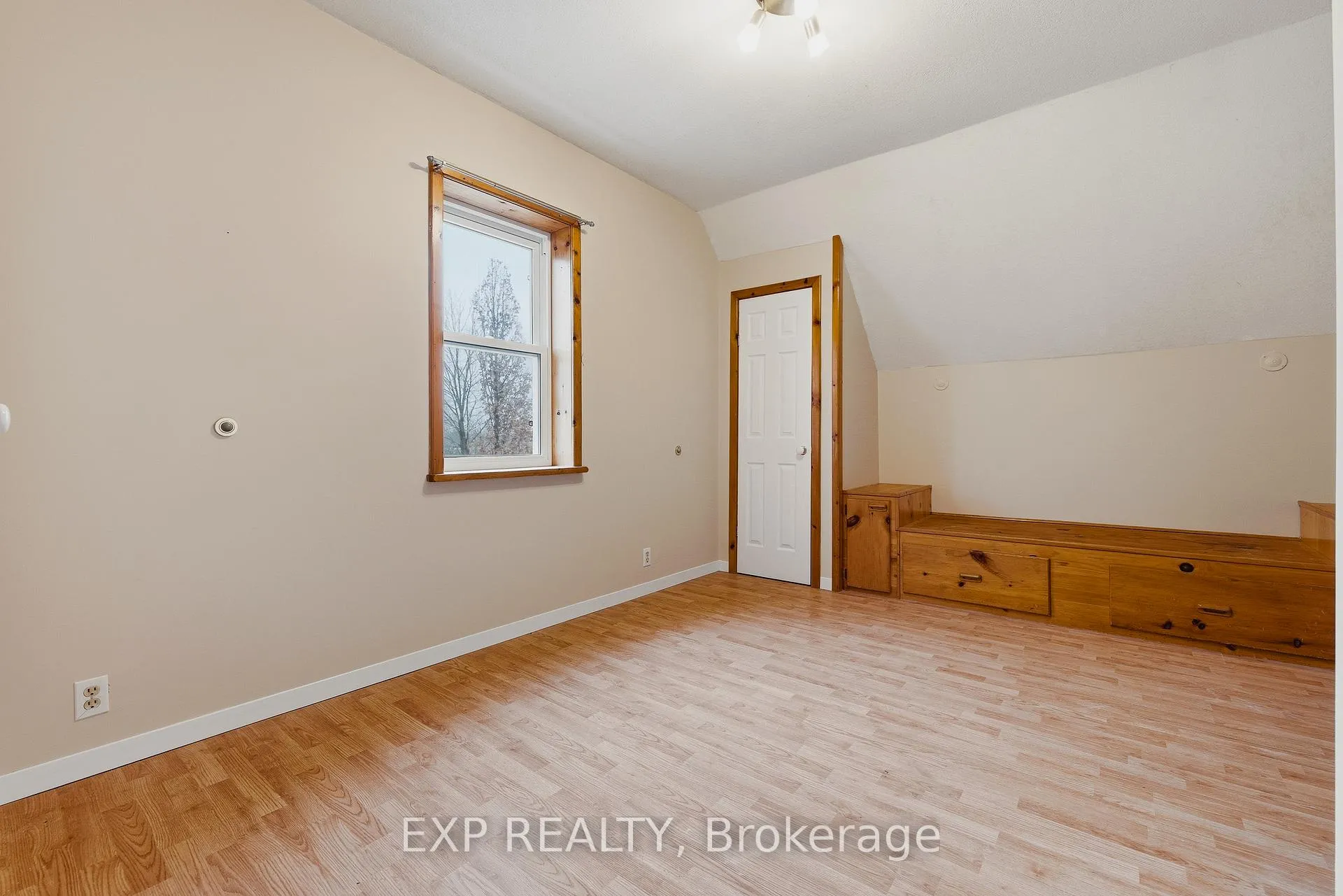 Photo 14 of 19 Adam Street, Huron East, Seaforth — HOMEH