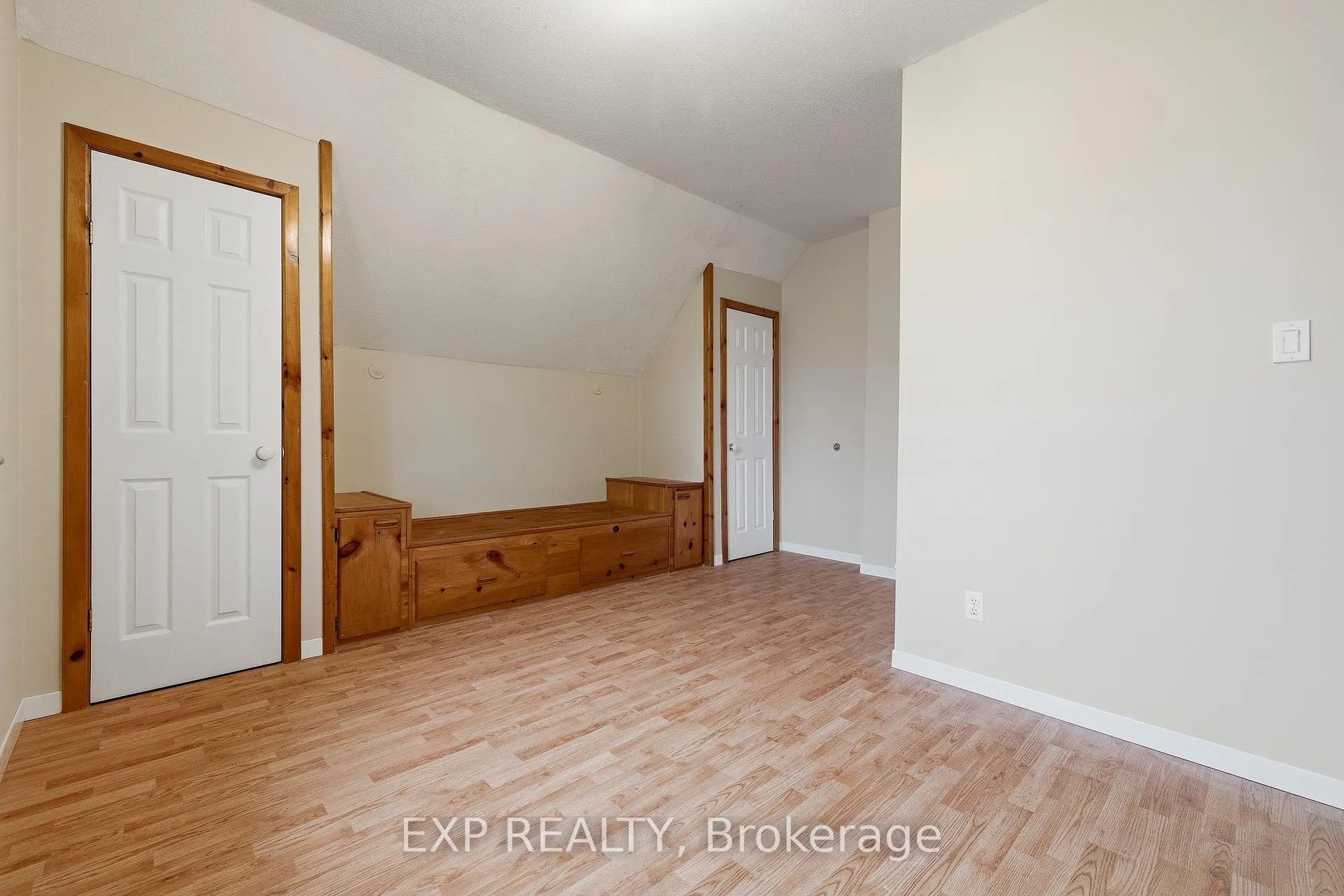 Photo 15 of 19 Adam Street, Huron East, Seaforth — HOMEH
