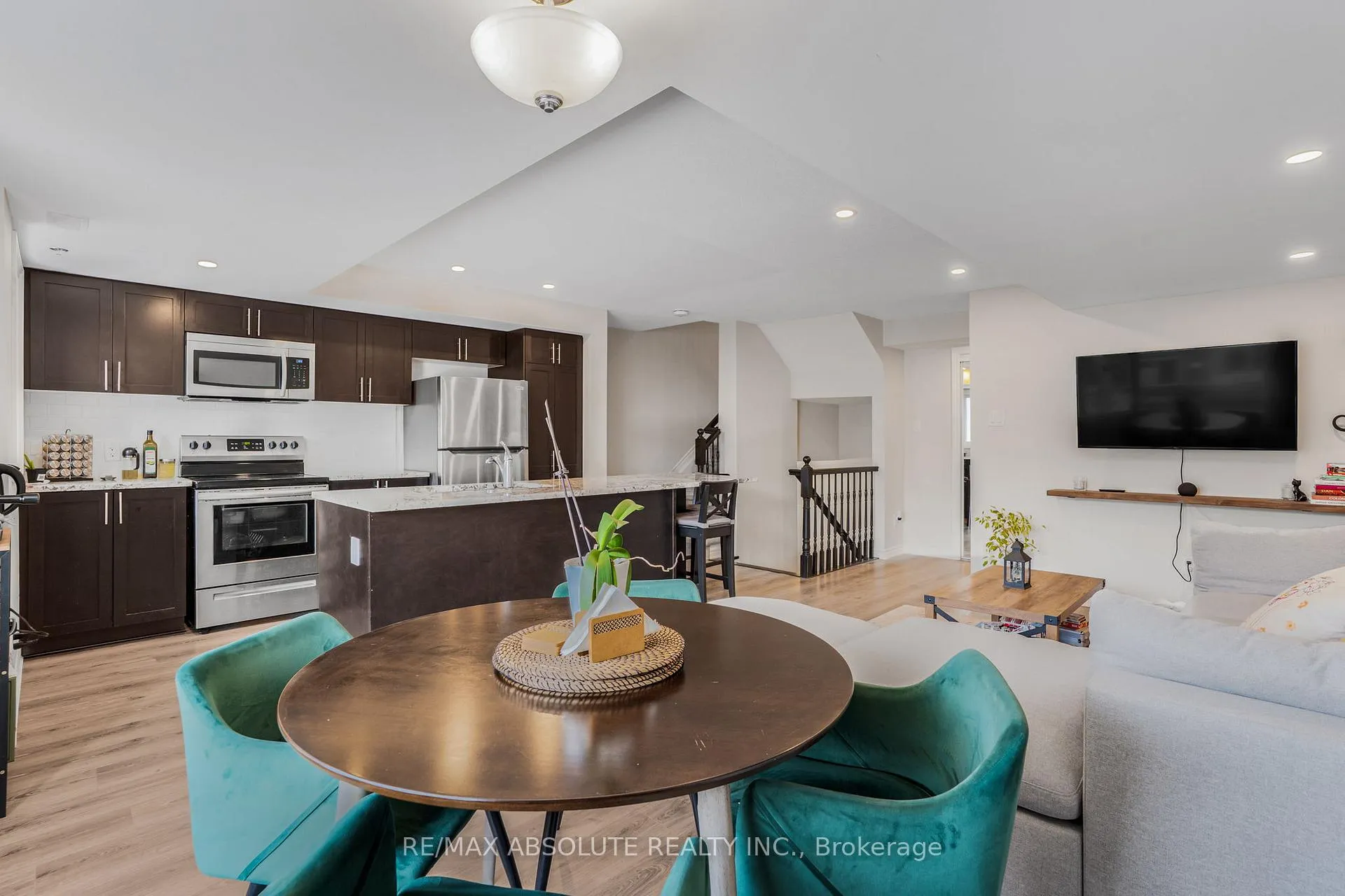 Photo 9 of 605 Makwa Private, Ottawa, CFB Rockcliffe and Area — HOMEH