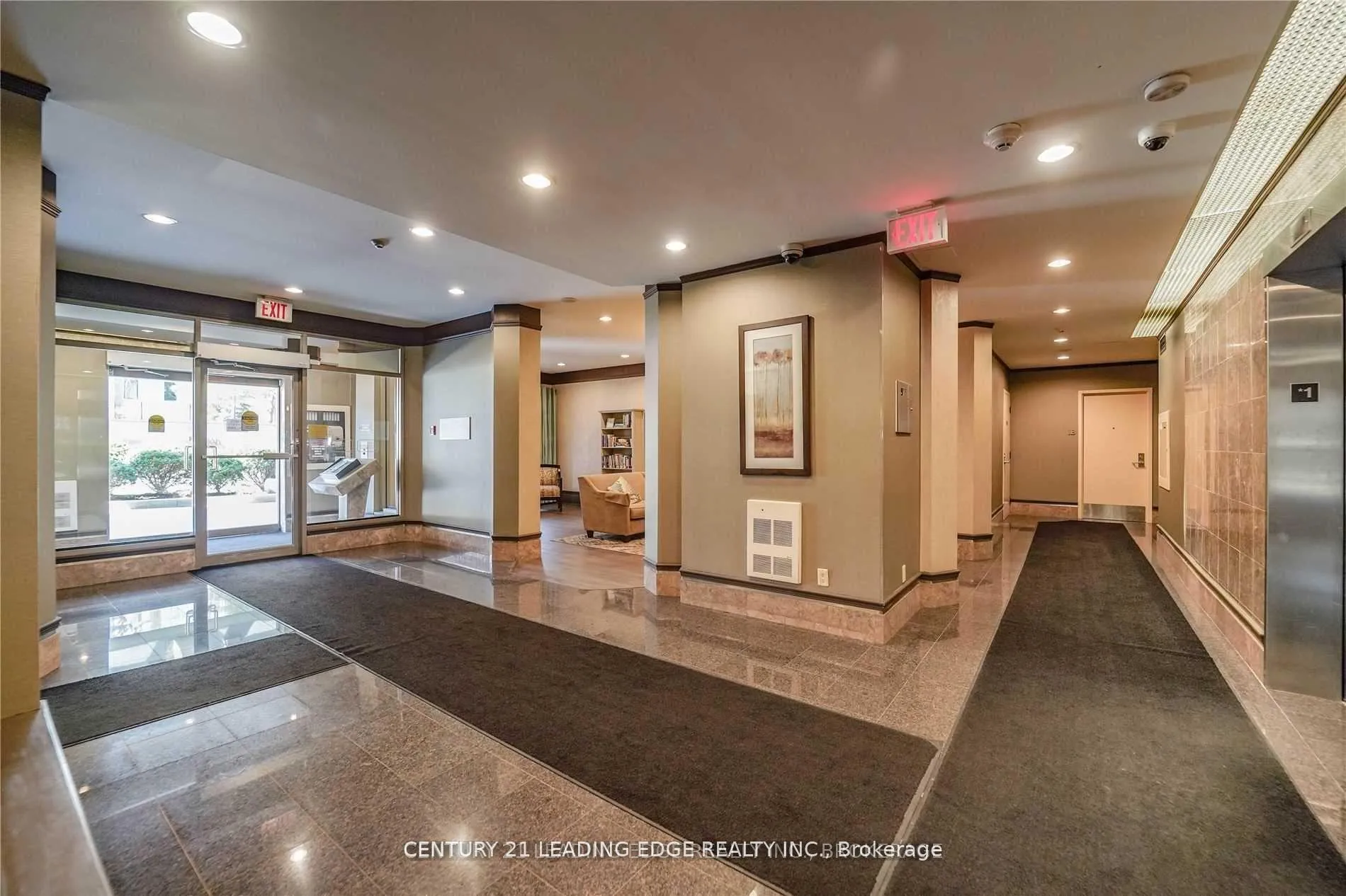 Photo 5 of Unit 8A, 67 Caroline Street S, Hamilton, Durand — HOMEH