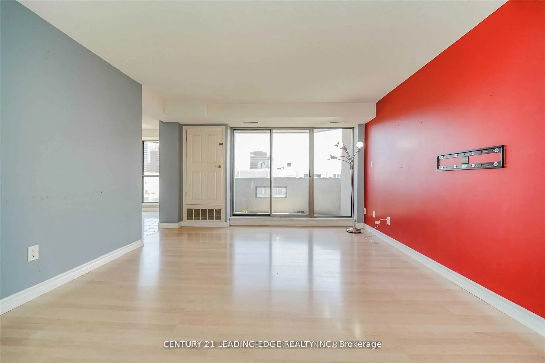 Photo 10 of Unit 8A, 67 Caroline Street S, Hamilton, Durand — HOMEH