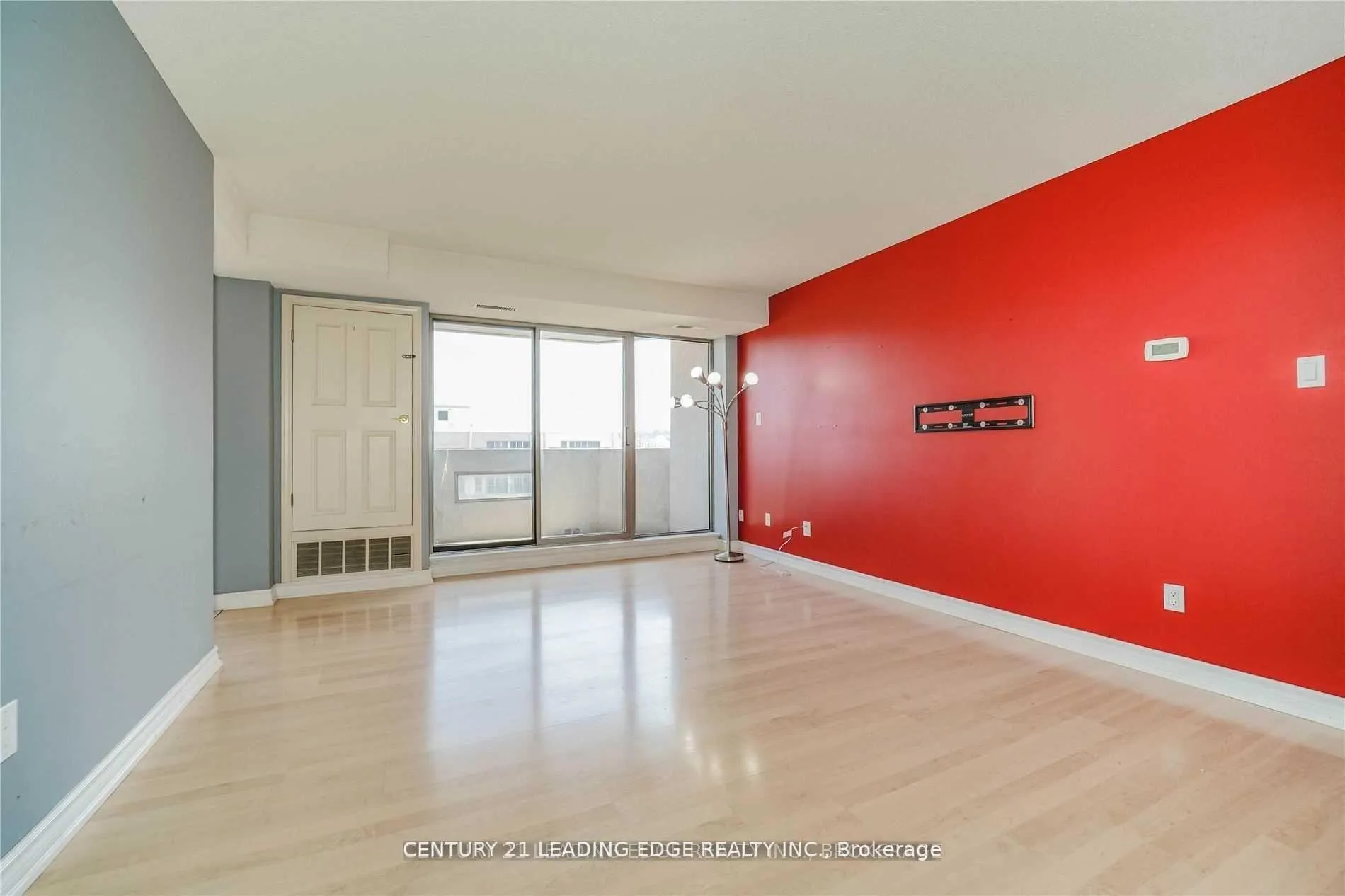 Photo 11 of Unit 8A, 67 Caroline Street S, Hamilton, Durand — HOMEH