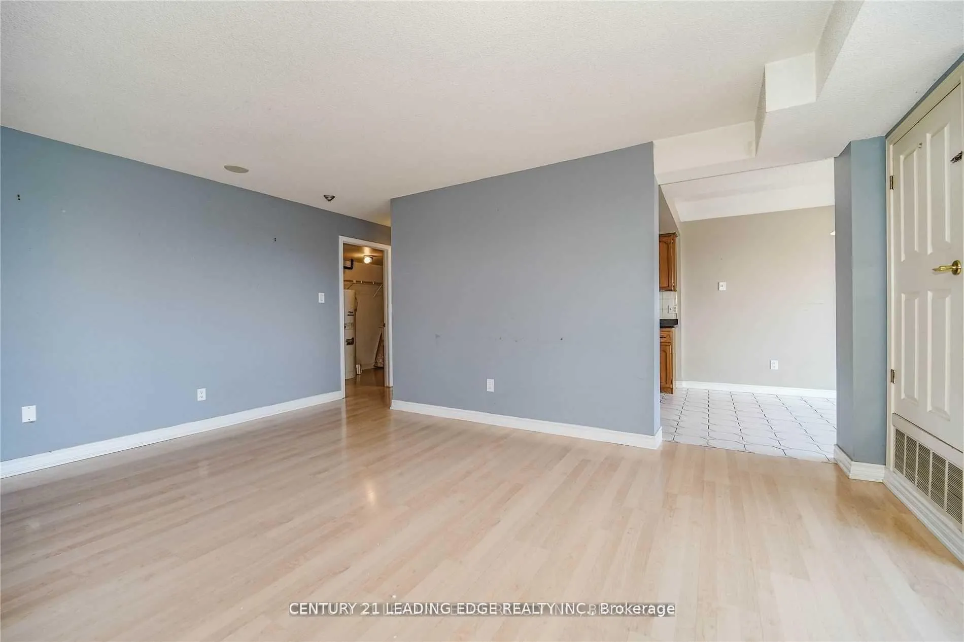 Photo 12 of Unit 8A, 67 Caroline Street S, Hamilton, Durand — HOMEH