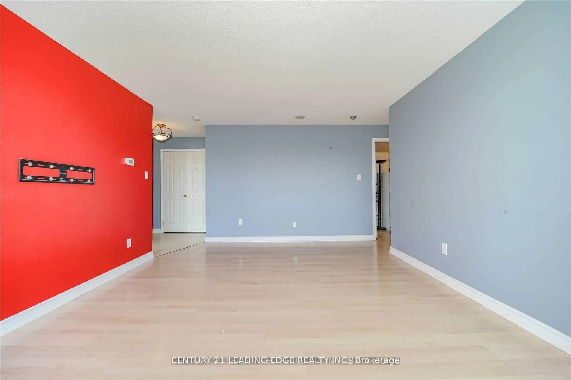 Photo 14 of Unit 8A, 67 Caroline Street S, Hamilton, Durand — HOMEH