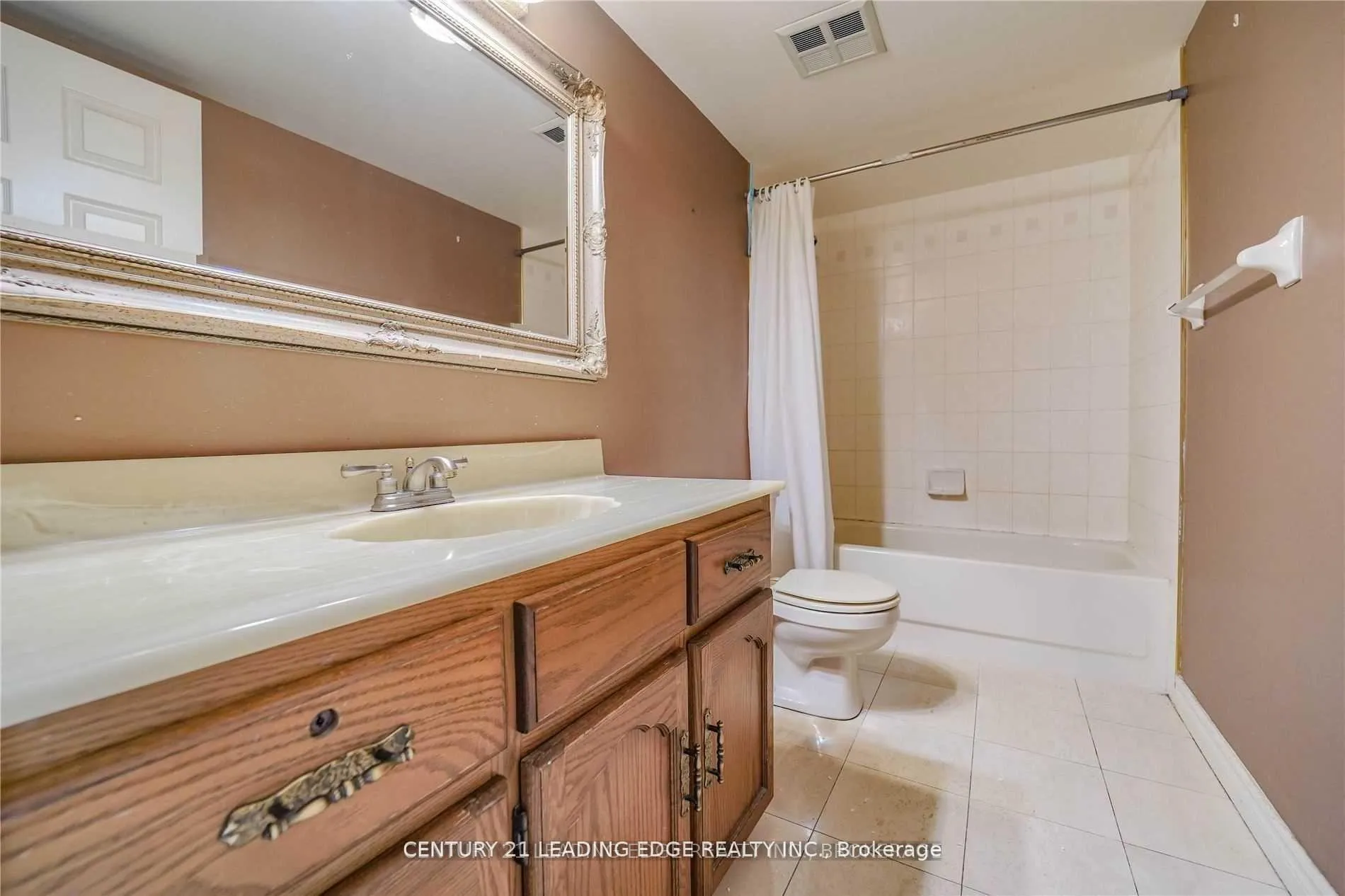 Photo 15 of Unit 8A, 67 Caroline Street S, Hamilton, Durand — HOMEH
