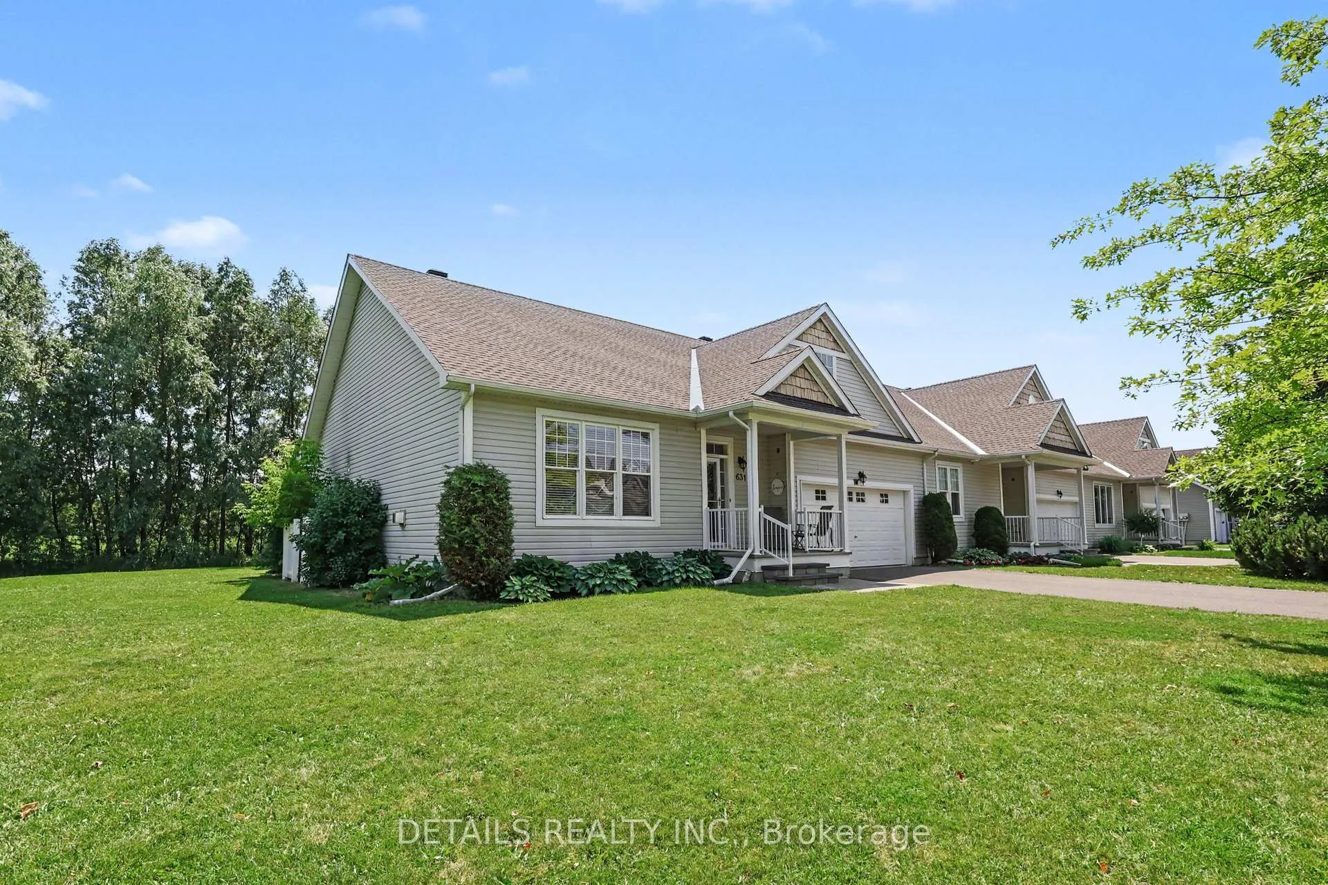 Photo 2 of 631 Country Trail, Ottawa, Carlsbad Springs — HOMEH