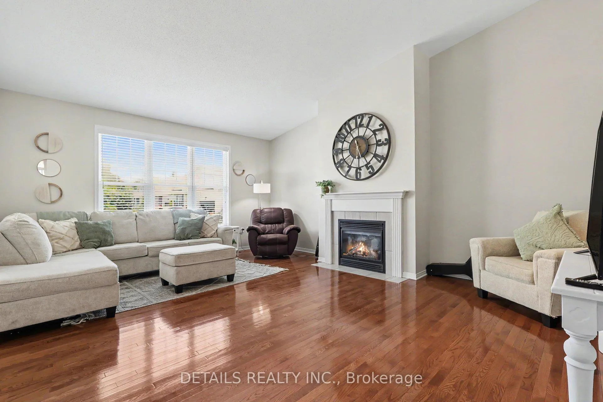 Photo 11 of 631 Country Trail, Ottawa, Carlsbad Springs — HOMEH