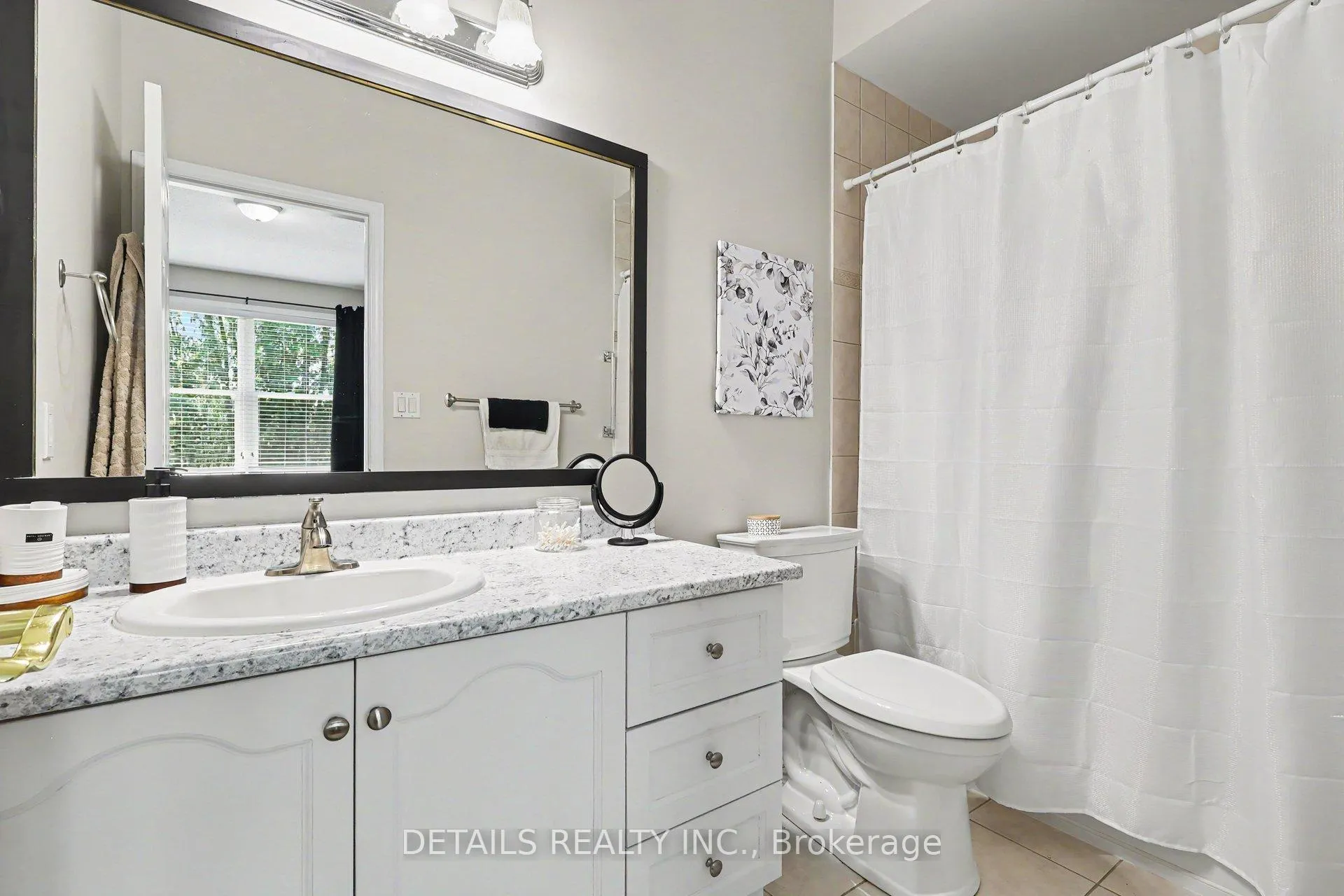 Photo 16 of 631 Country Trail, Ottawa, Carlsbad Springs — HOMEH