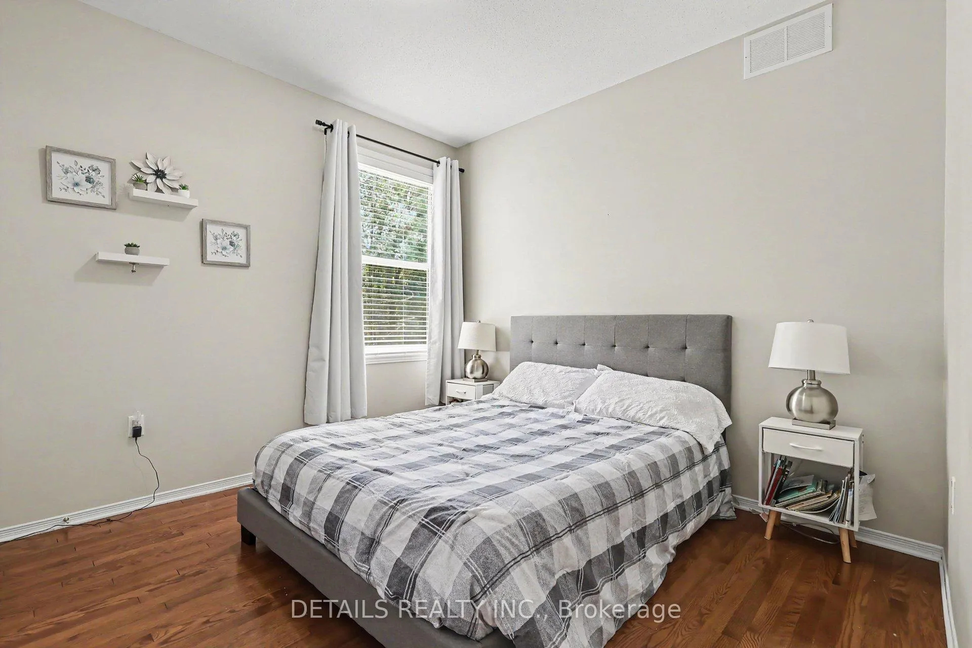 Photo 20 of 631 Country Trail, Ottawa, Carlsbad Springs — HOMEH