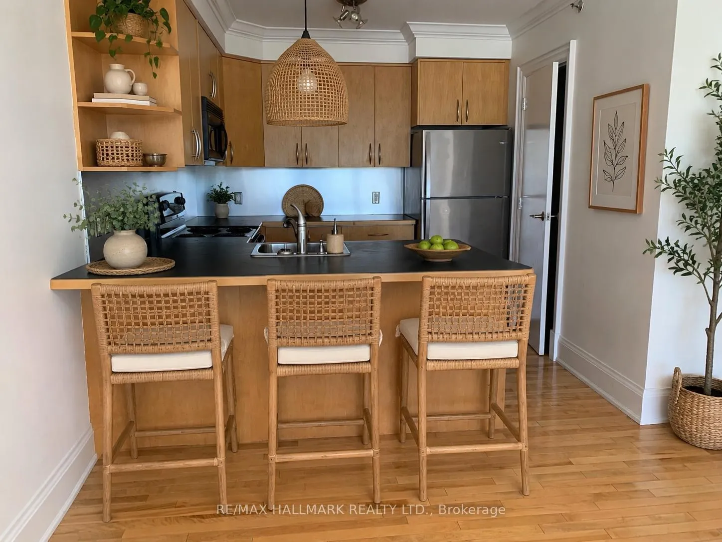 Photo 6 of Unit 301, 2151 Danforth Avenue, Toronto, East End-Danforth — HOMEH