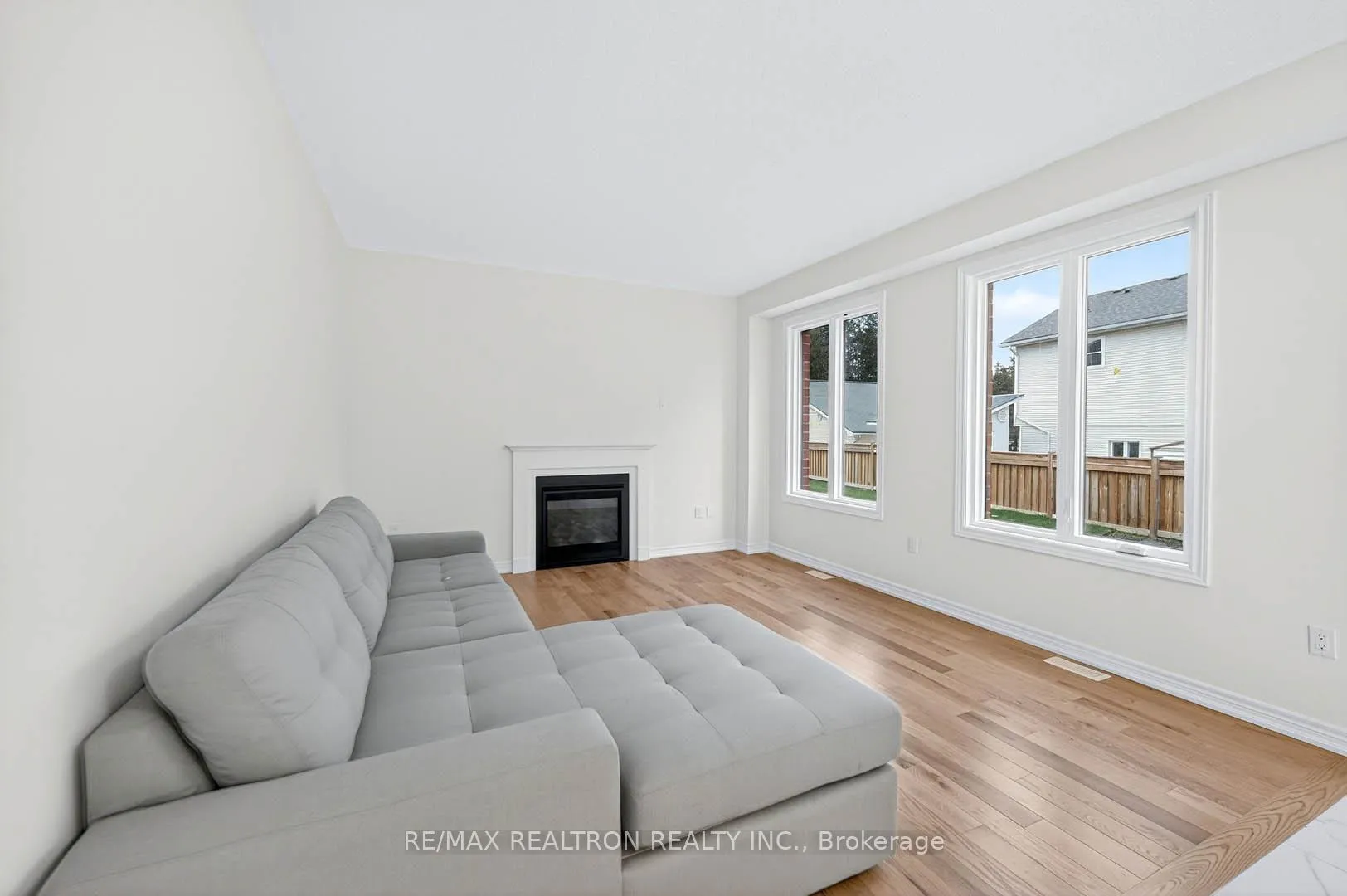 Photo 10 of 1 Wakefield Boulevard, Essa, Angus — HOMEH